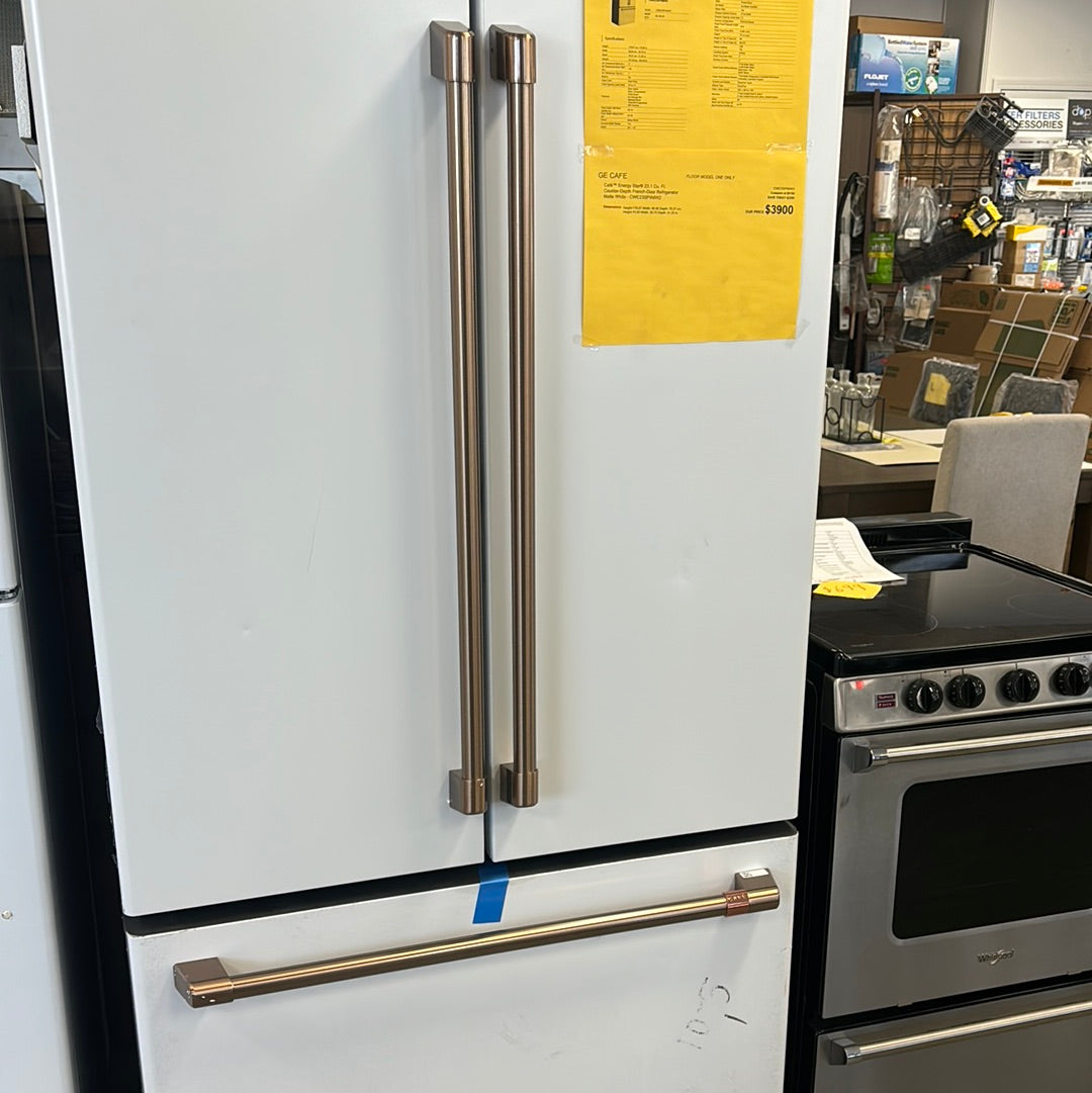 Ge Café floor model was $6199 nów $2999