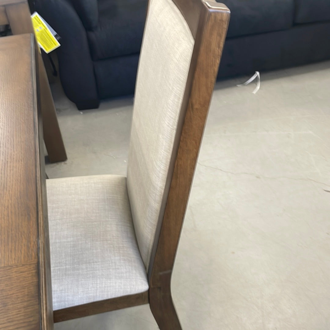 Table with 6 chairs
