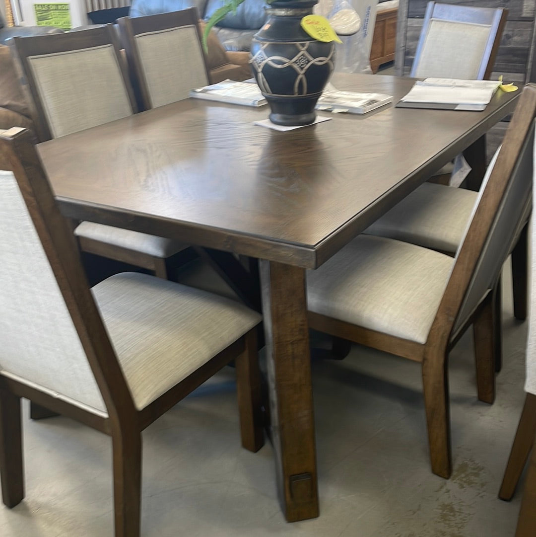 Table with 6 chairs