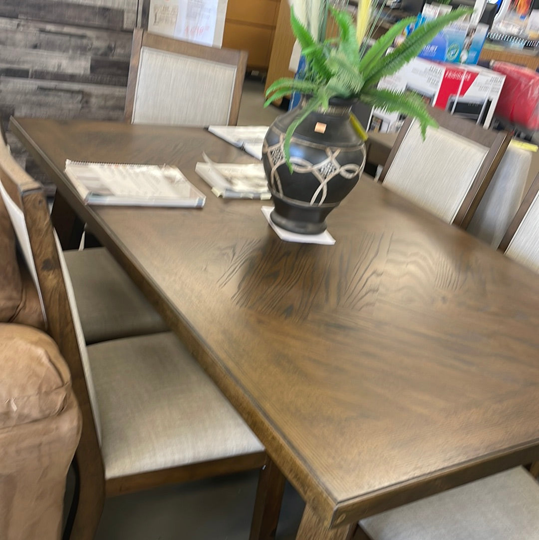 Table with 6 chairs