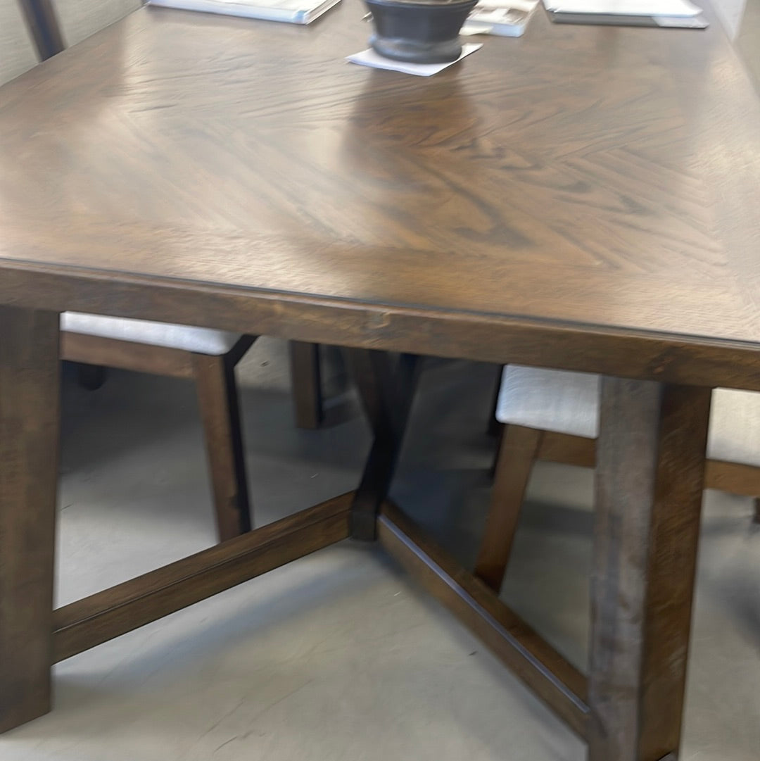 Table with 6 chairs