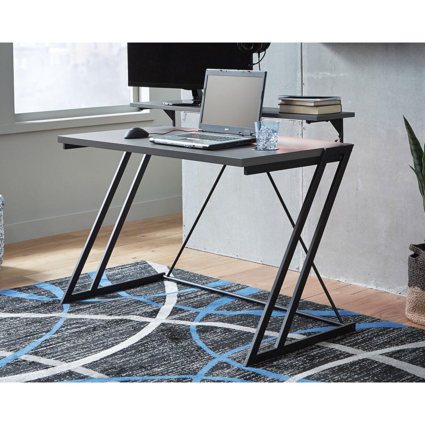 Lynxtyn Desk - Two-tone