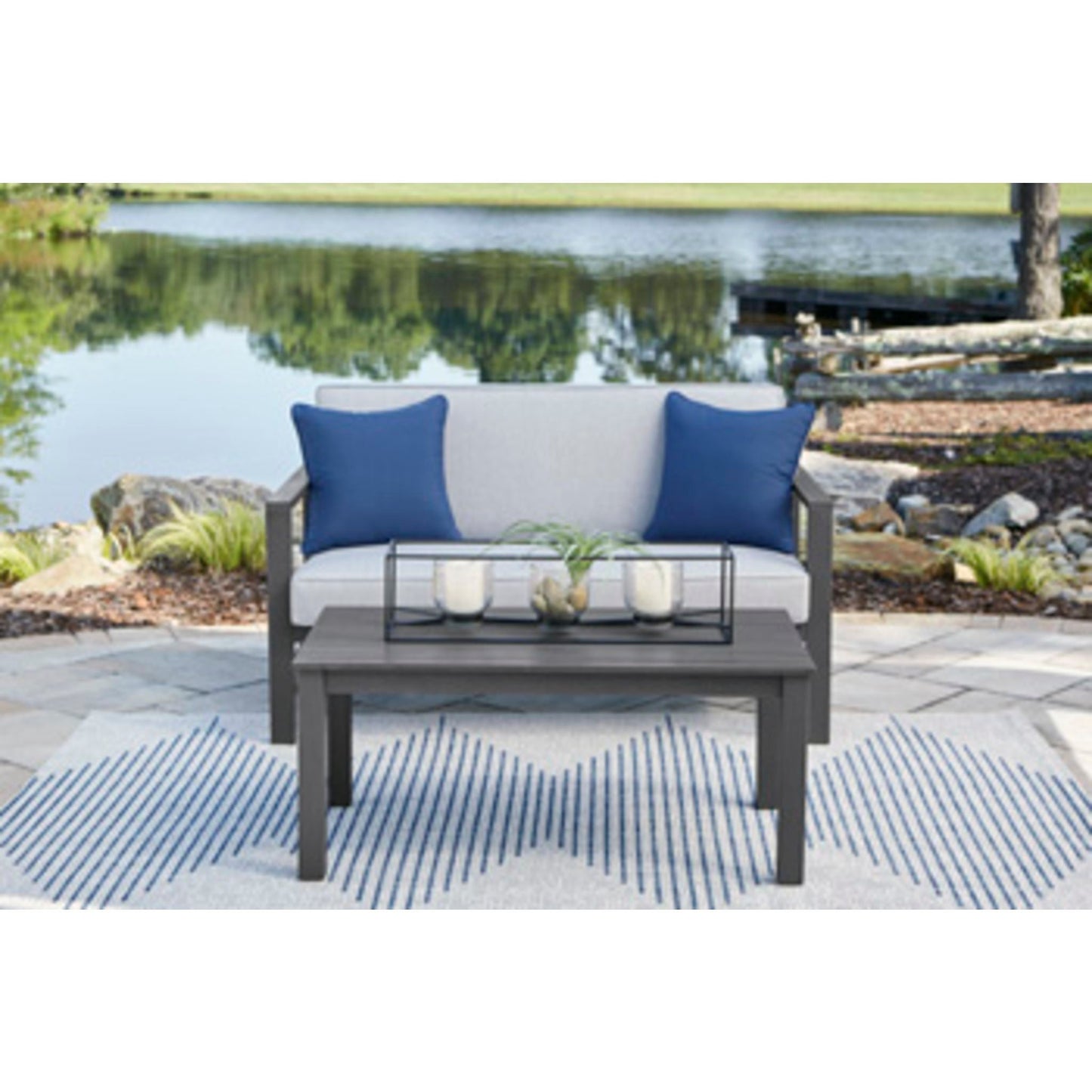 Outdoor Fynnegan Loveseat Gray