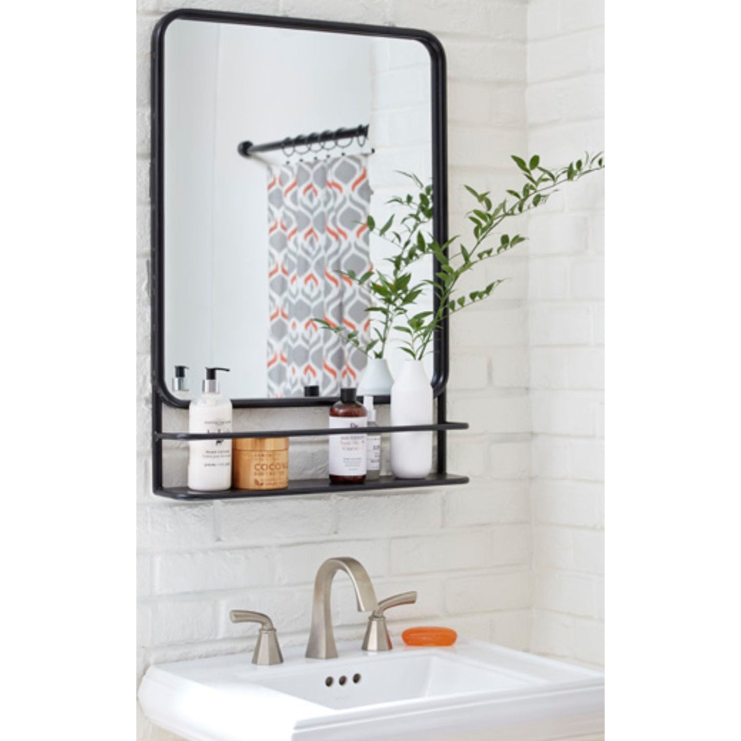 Ebba Mirror 22.00" x 31.00"