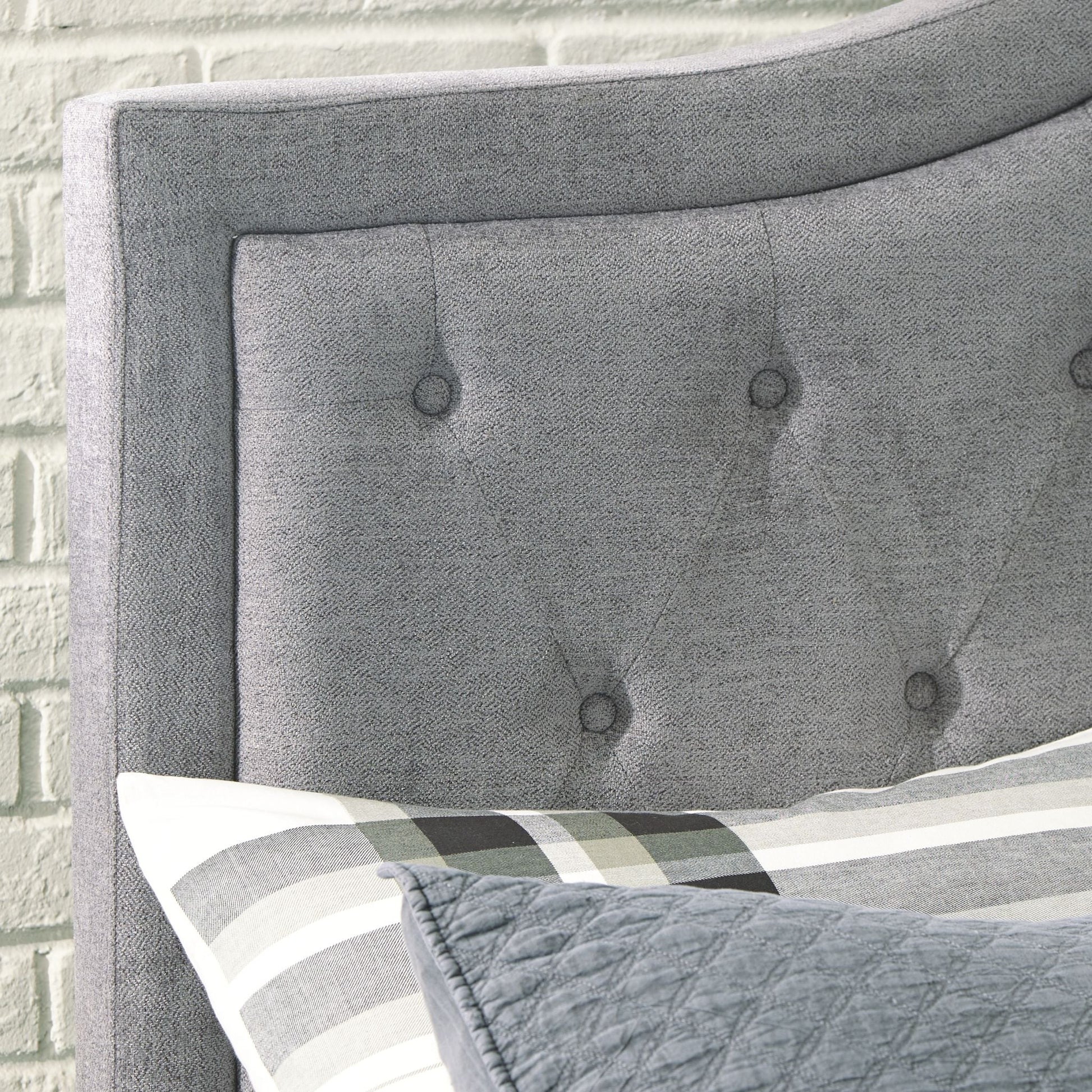 Jerary King Bed - Gray