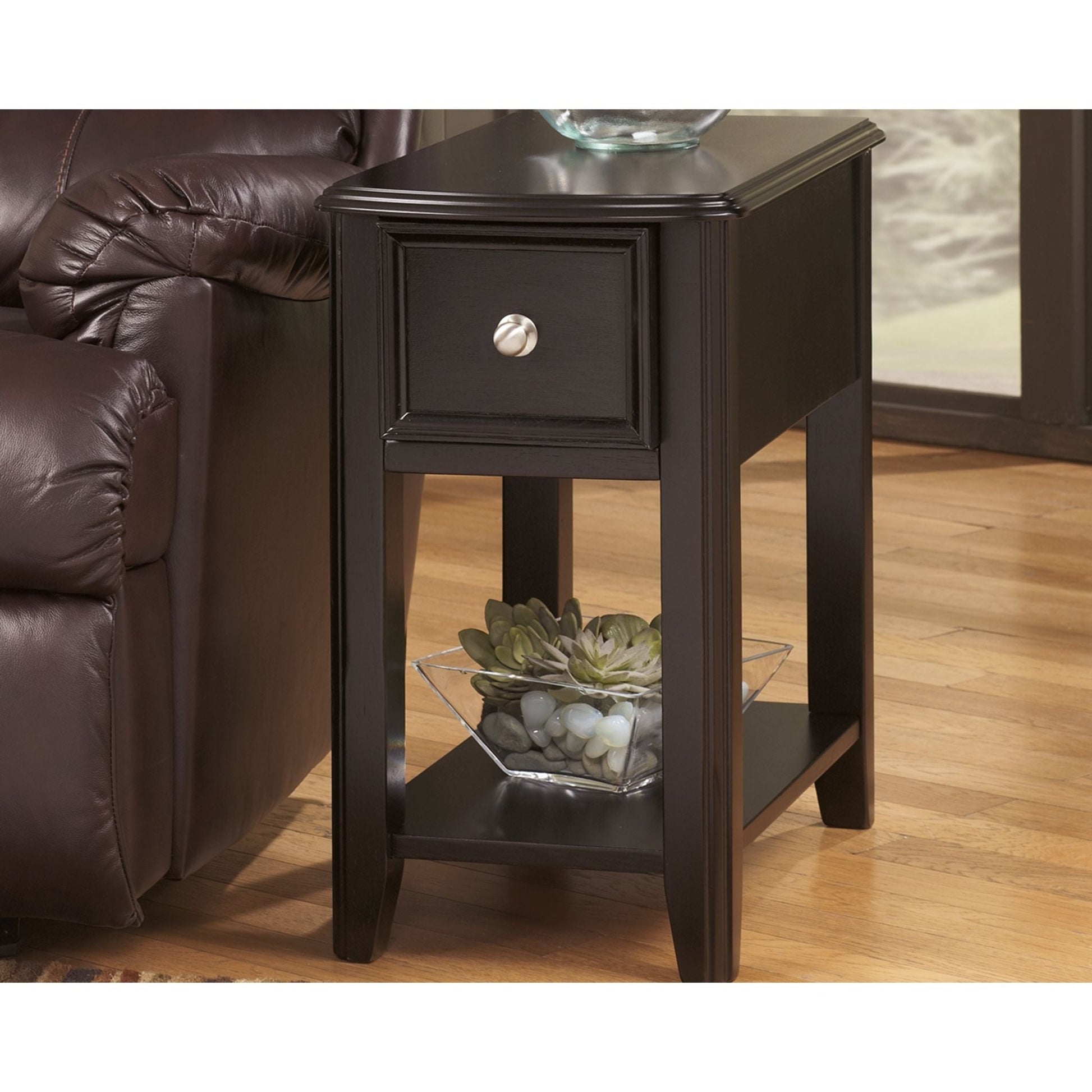 Breegin Chairside Table - Black
