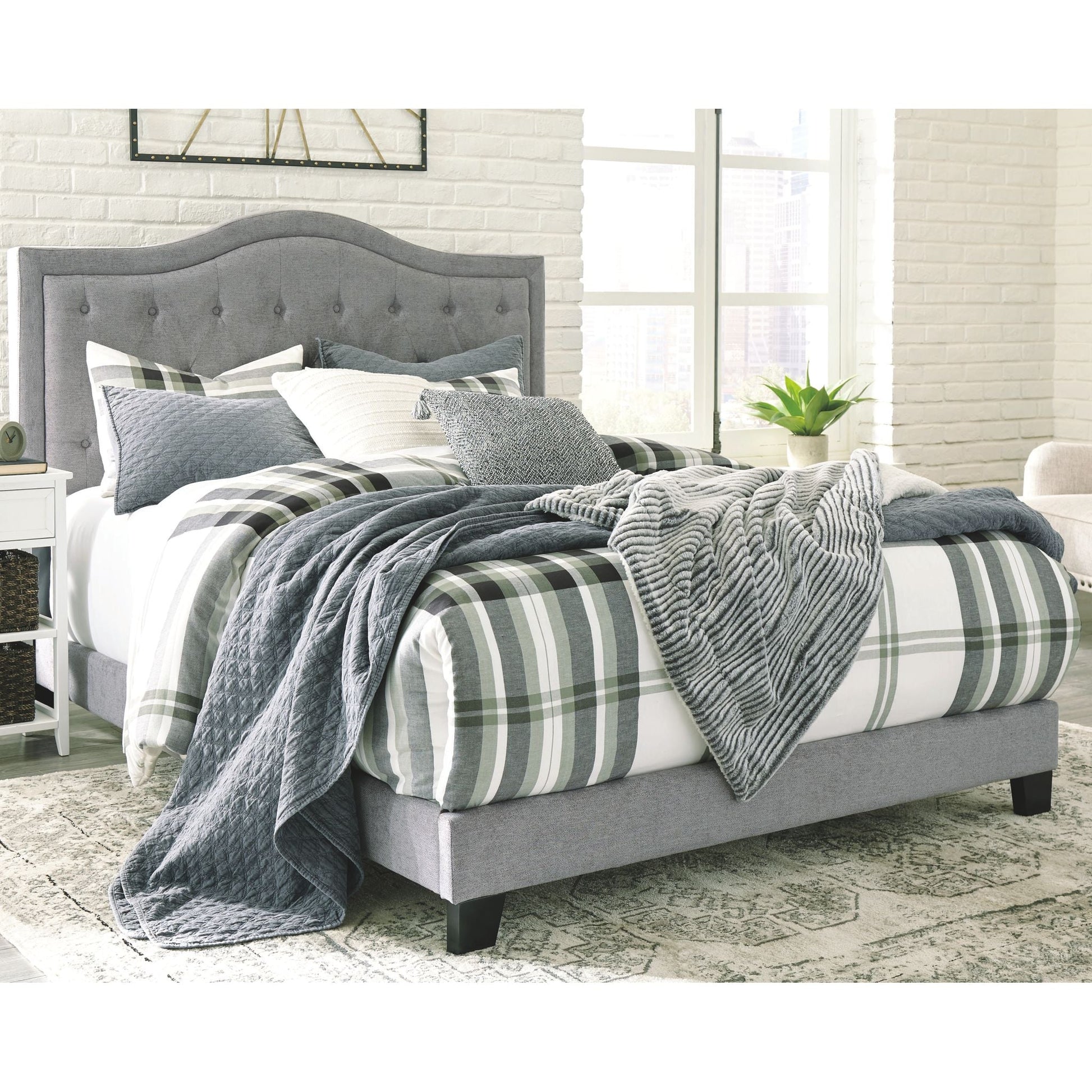 Jerary Bed