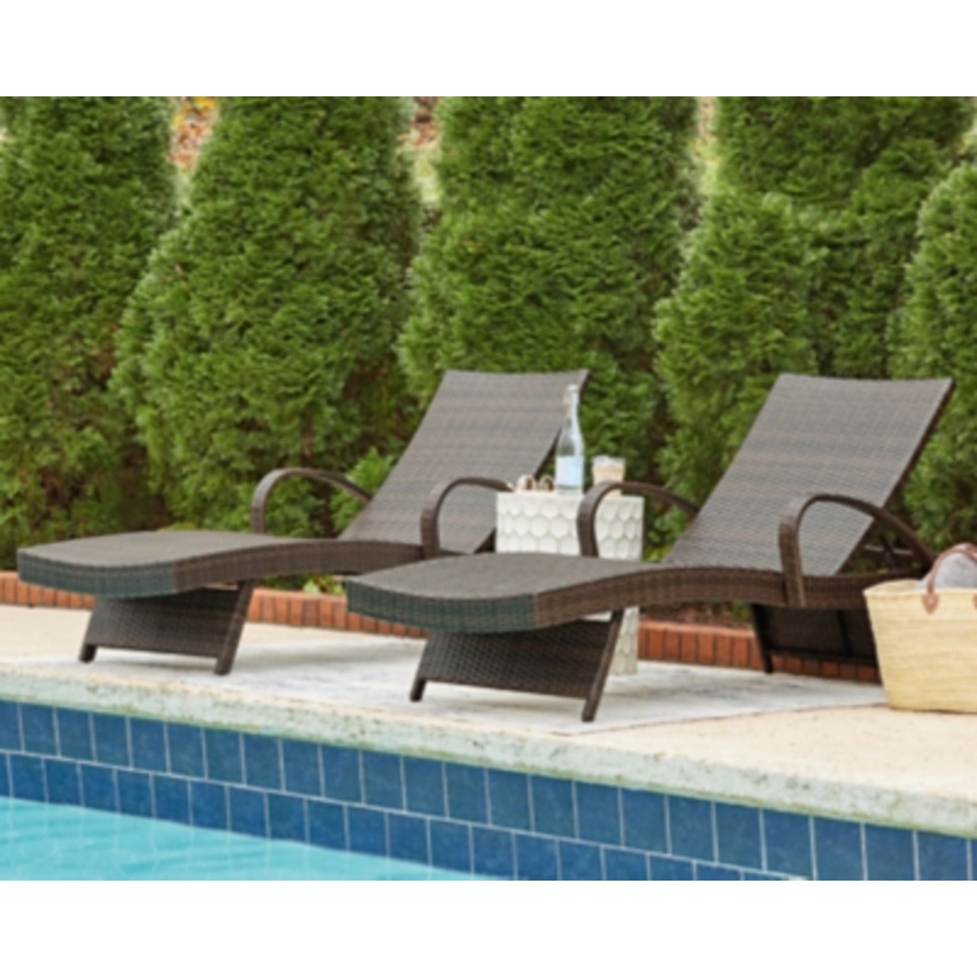 Outdoor Kantana Chaise Lounge Brown