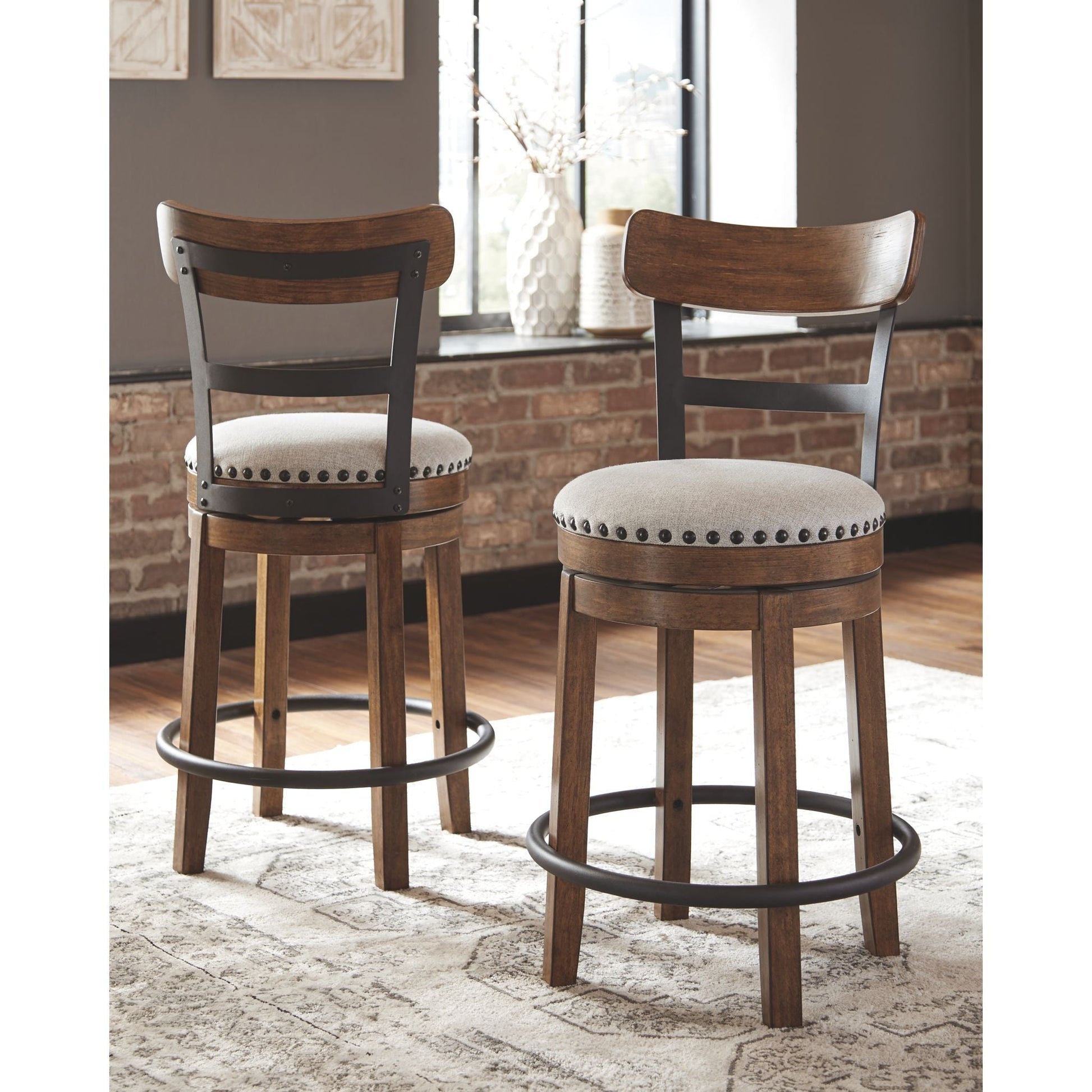 Valebeck Bar Stool - Brown - (D546-424)