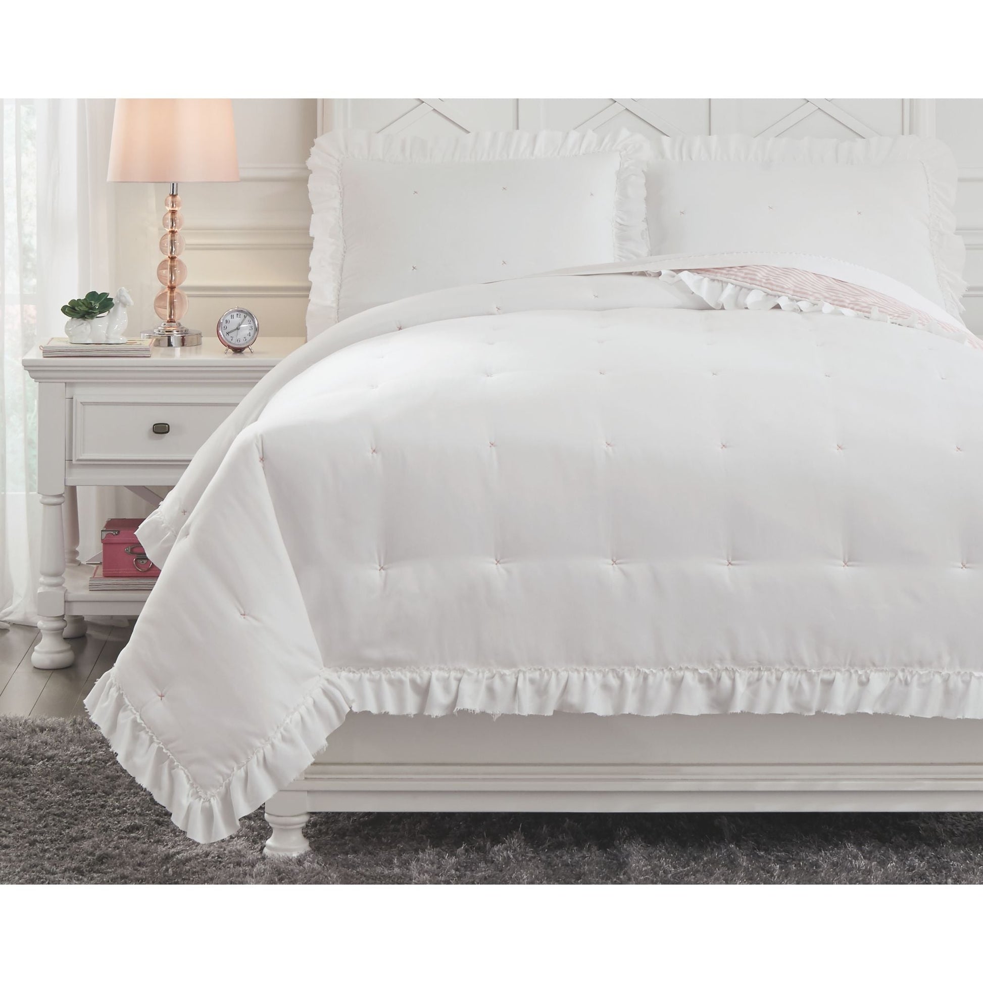 Jenalyn Comforter Set