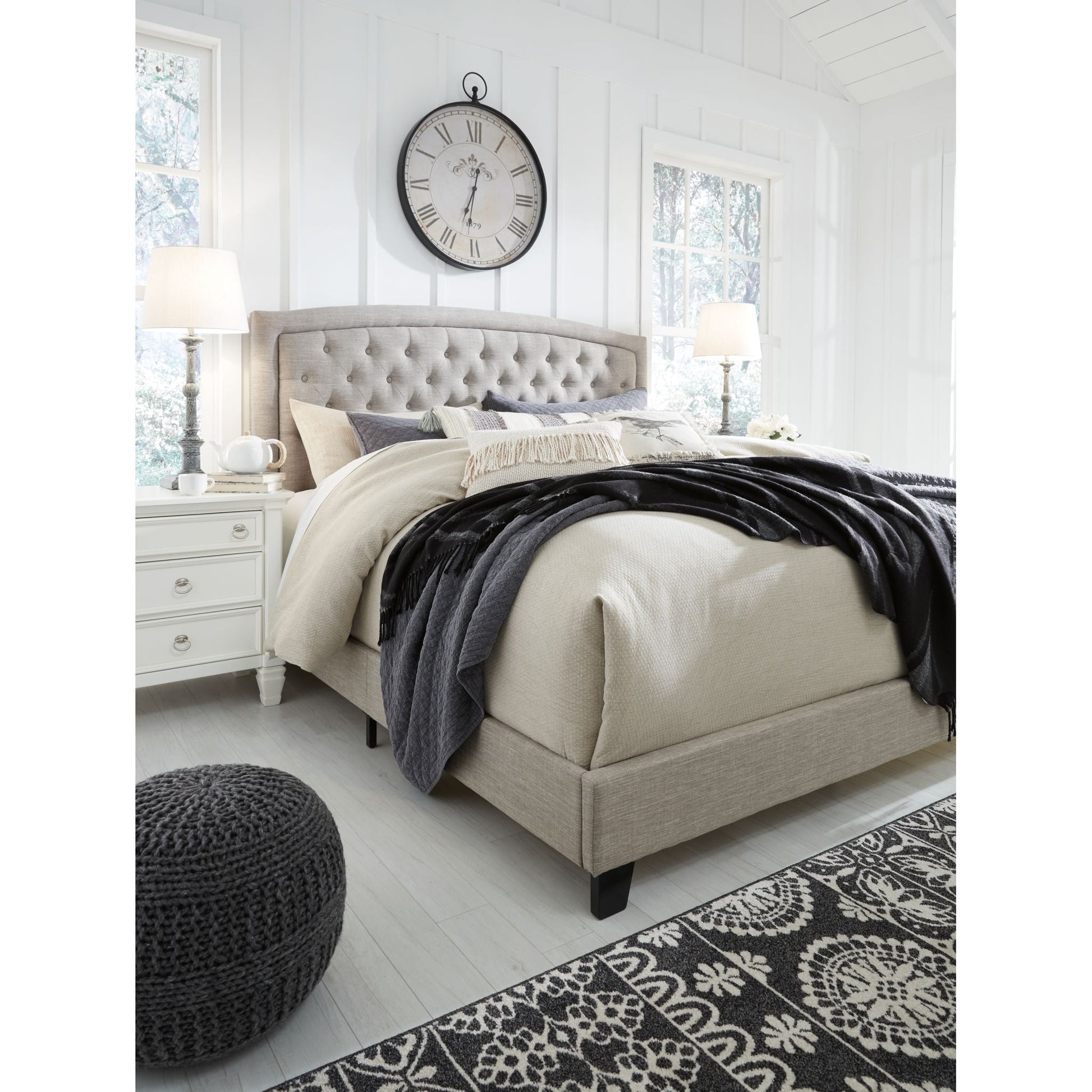 Jerary King Bed - Gray