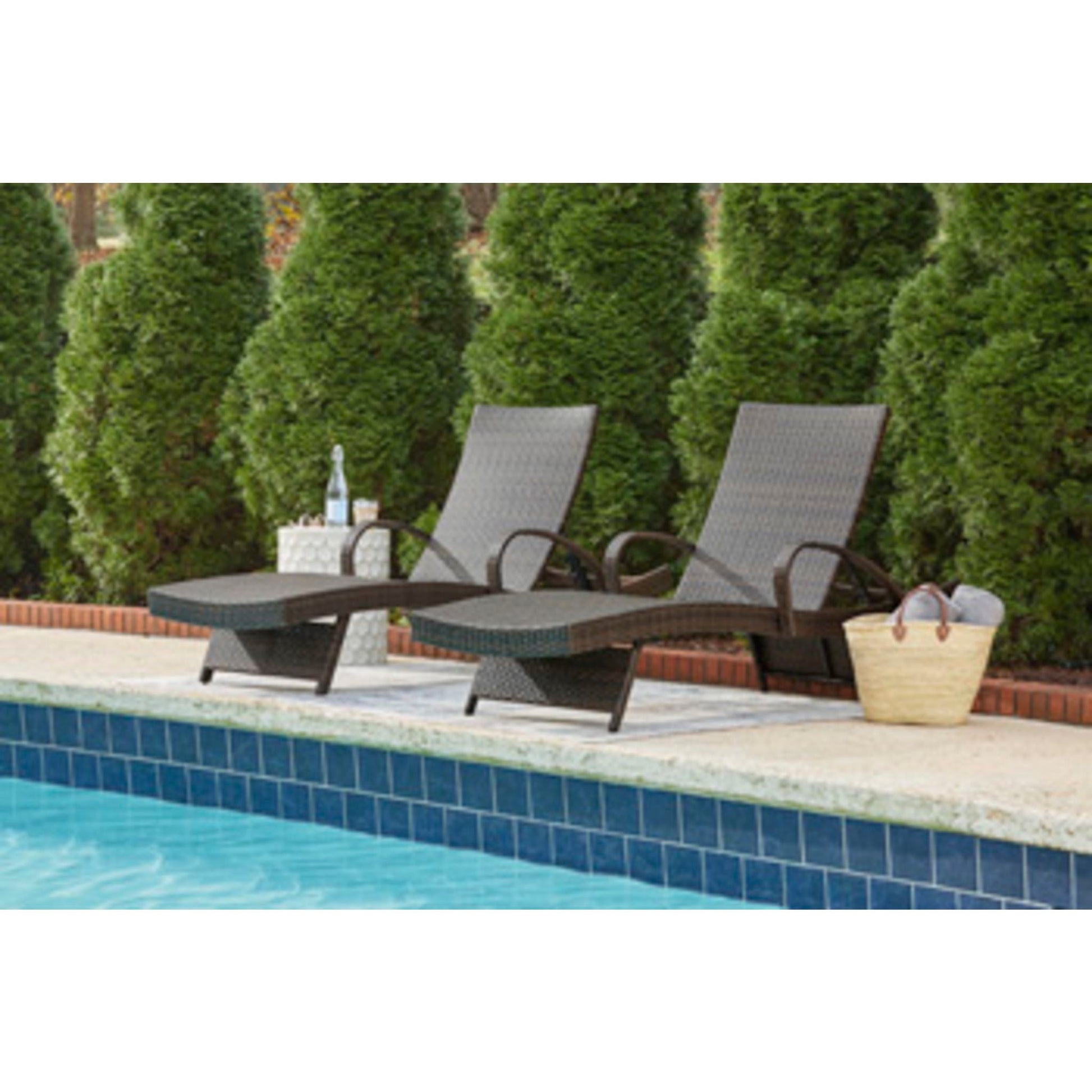 Outdoor Kantana Chaise Lounge Brown