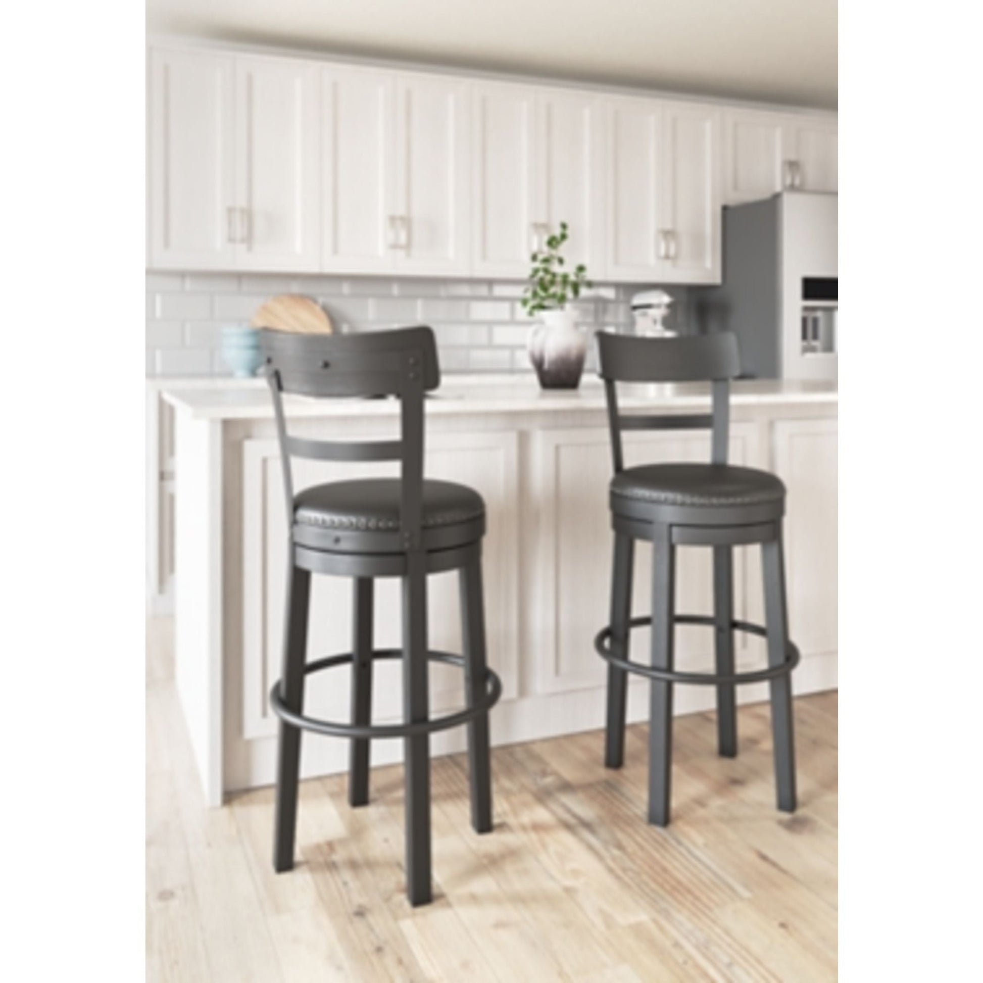 Valebeck Bar Stool - Black - (D546-630)