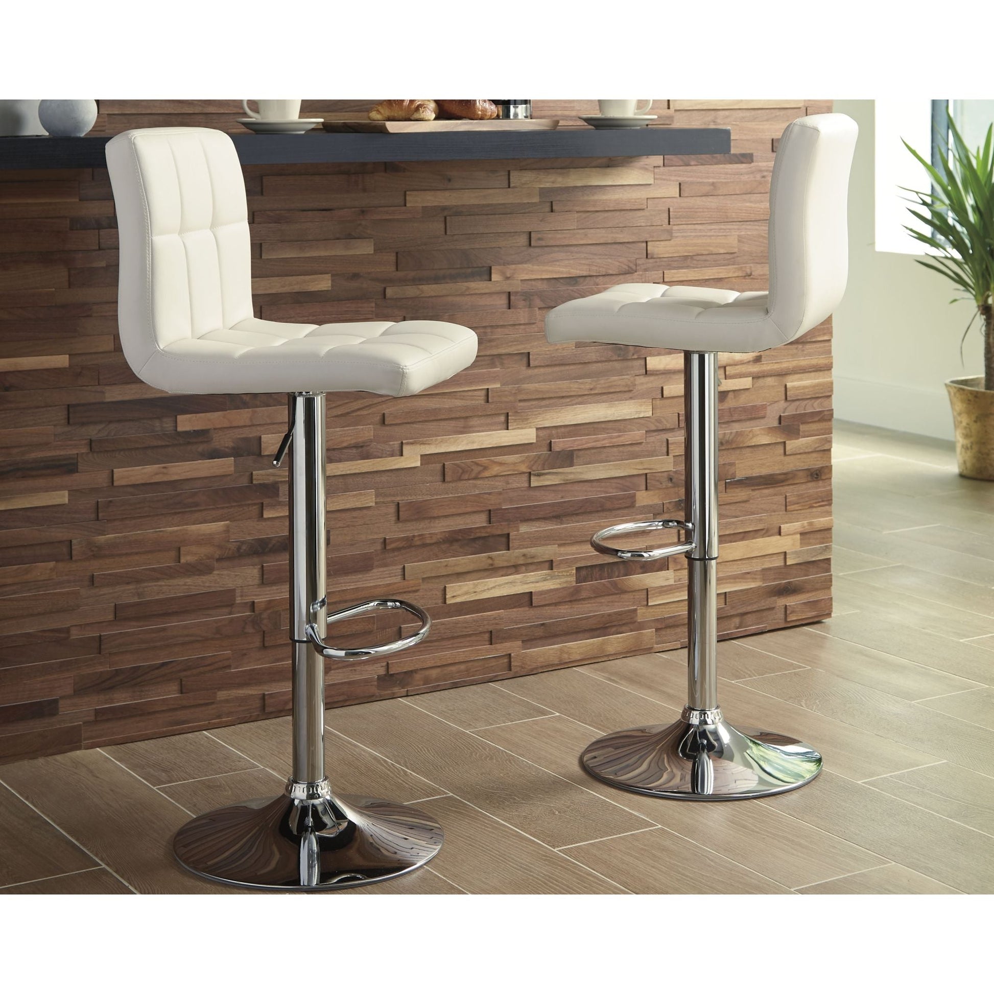 Bellatier 2 Bar Stools - Bone - (PKG000064)