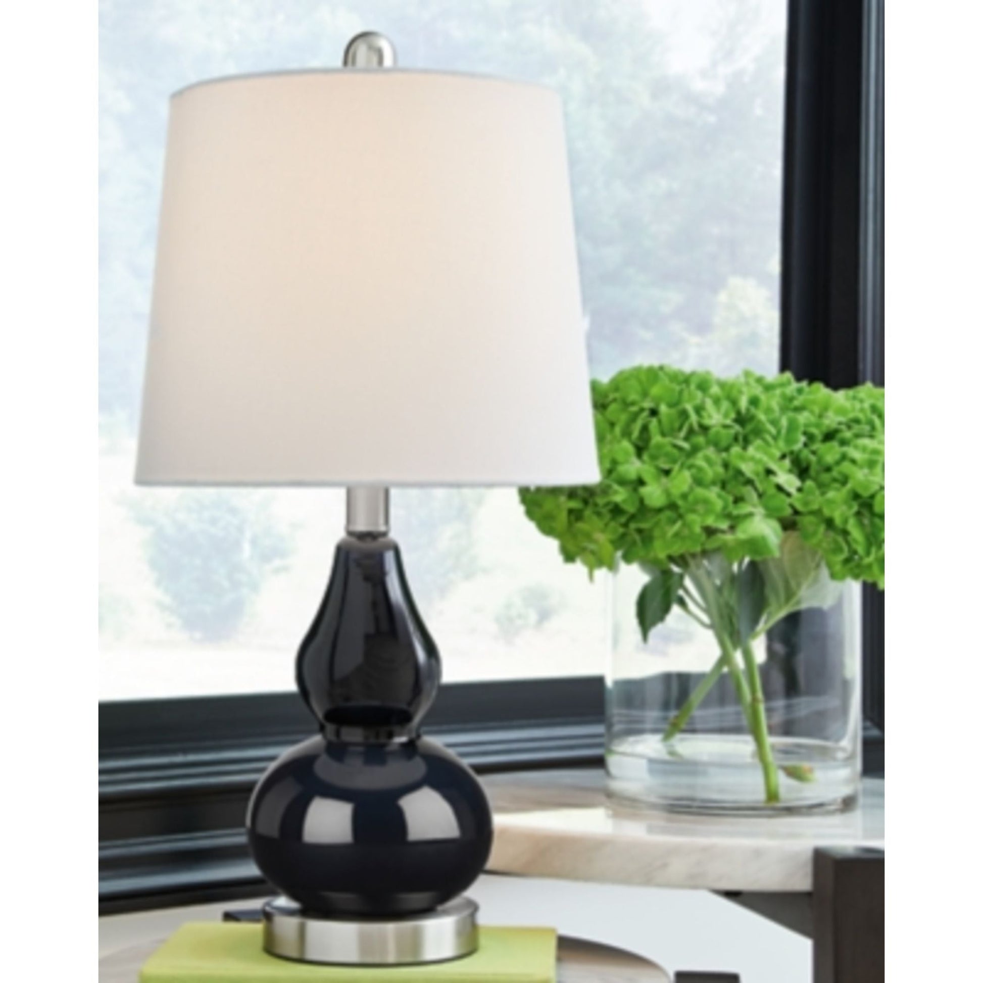 Makana Table Lamp 21.50"