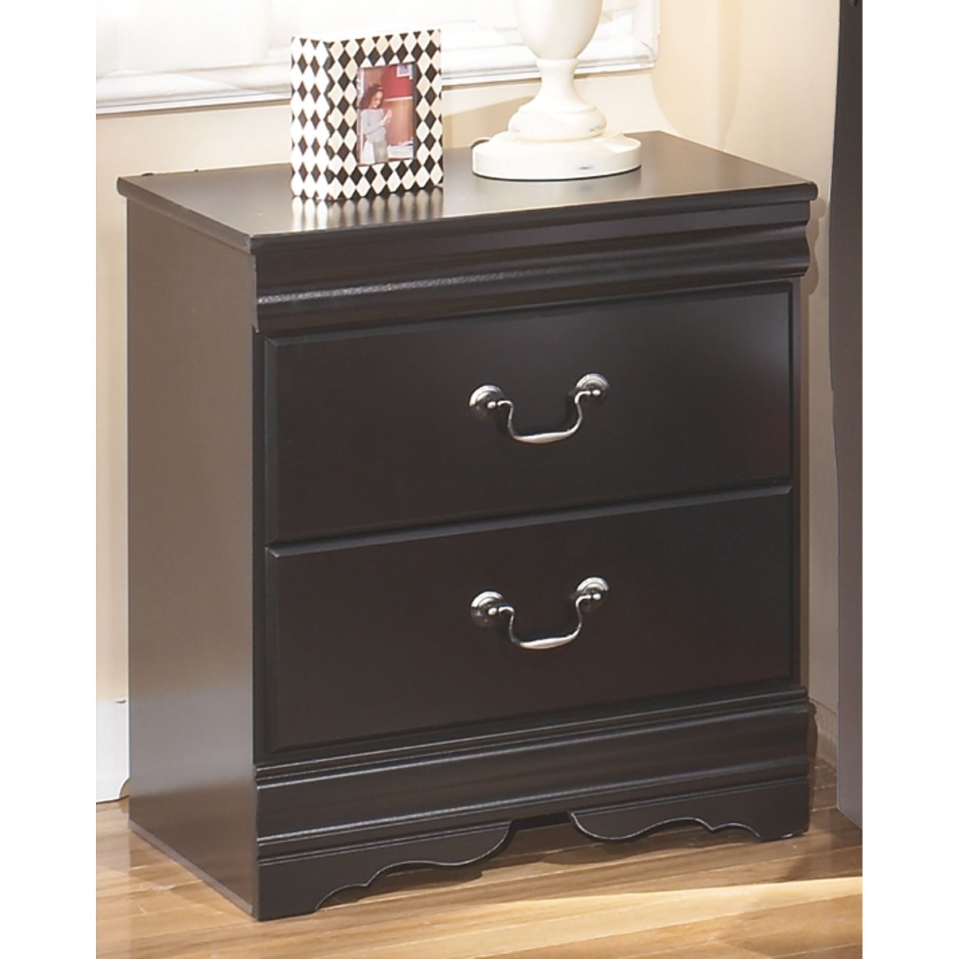 Huey Vineyard 7 Piece Bedroom Package - Black