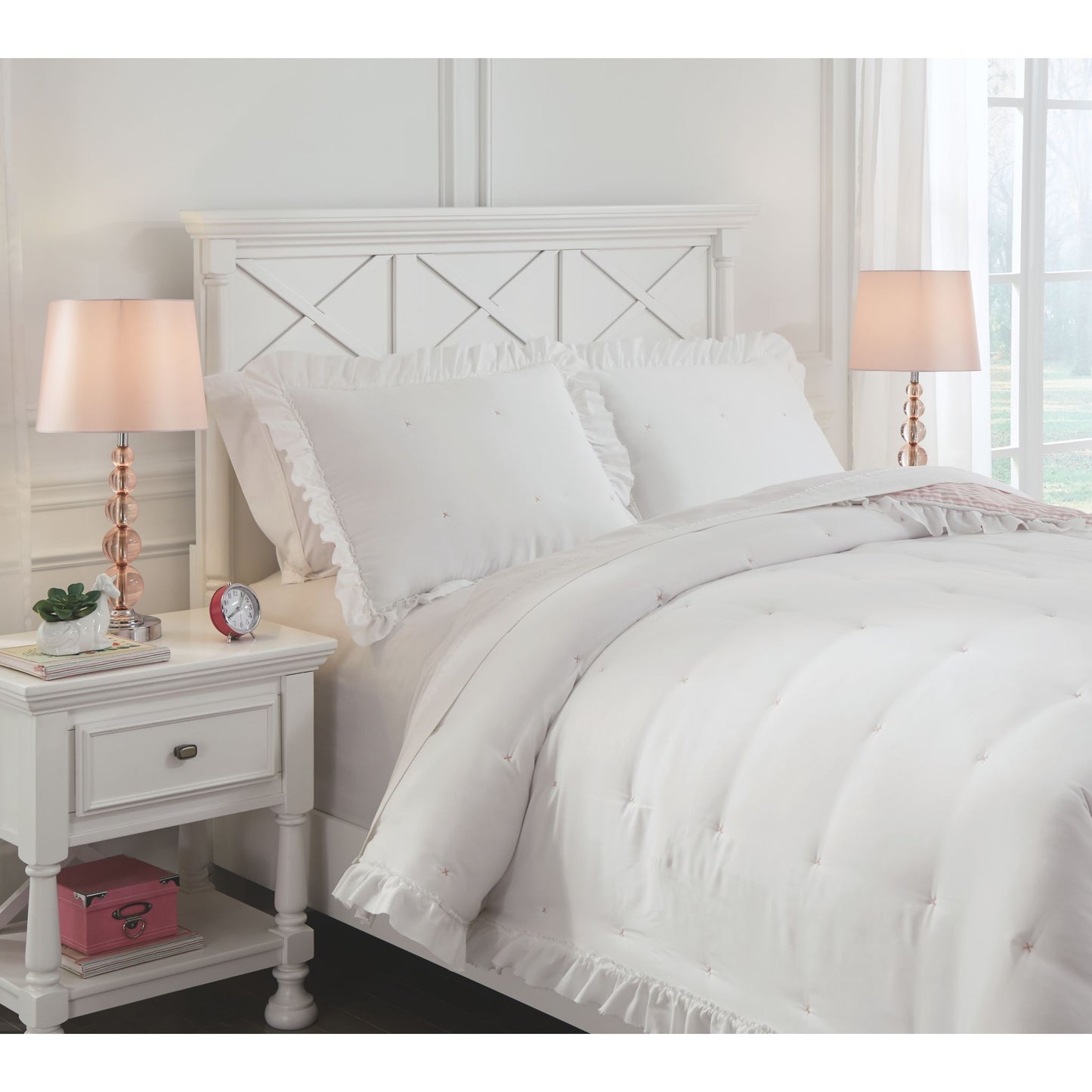 Jenalyn Comforter Set