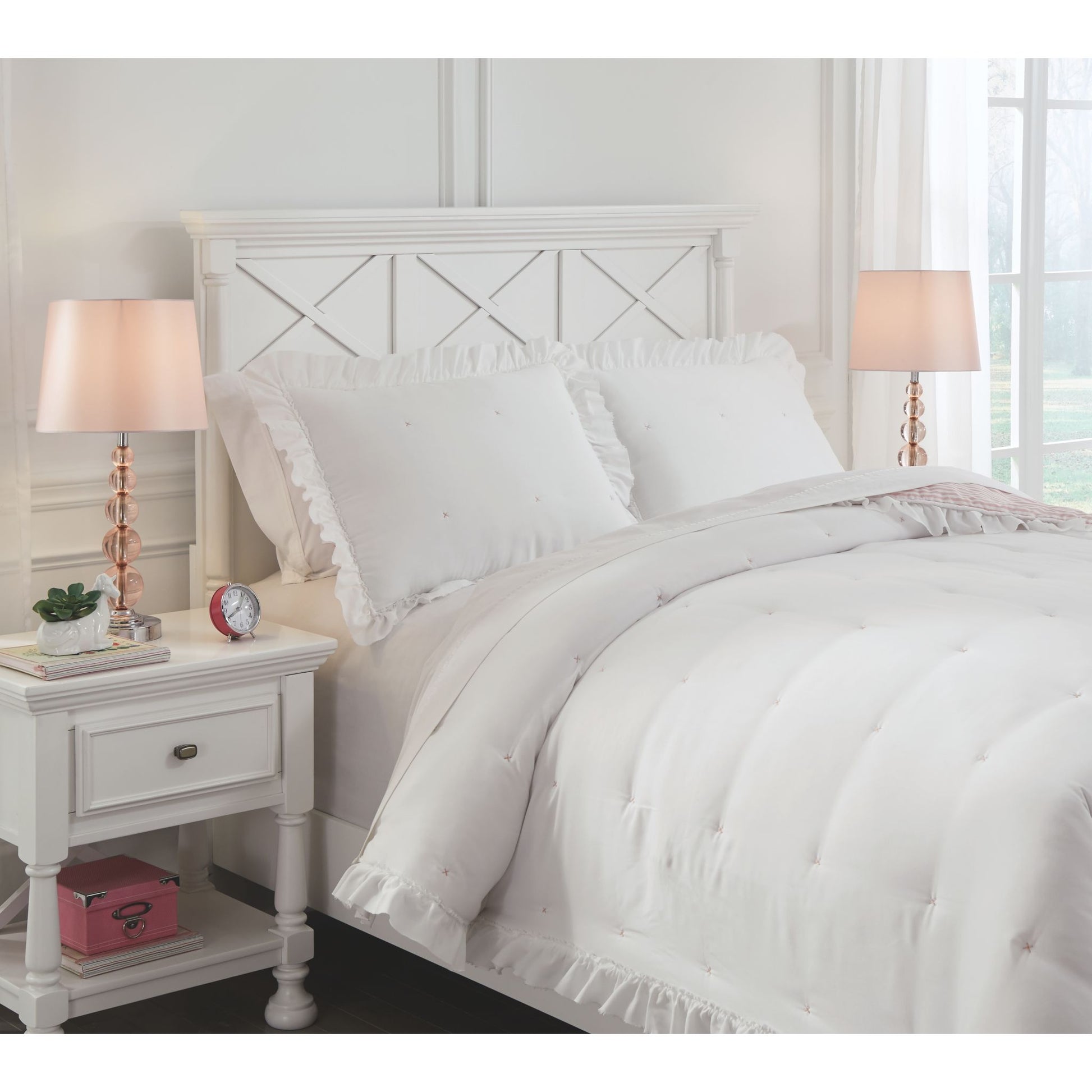 Jenalyn Comforter Set