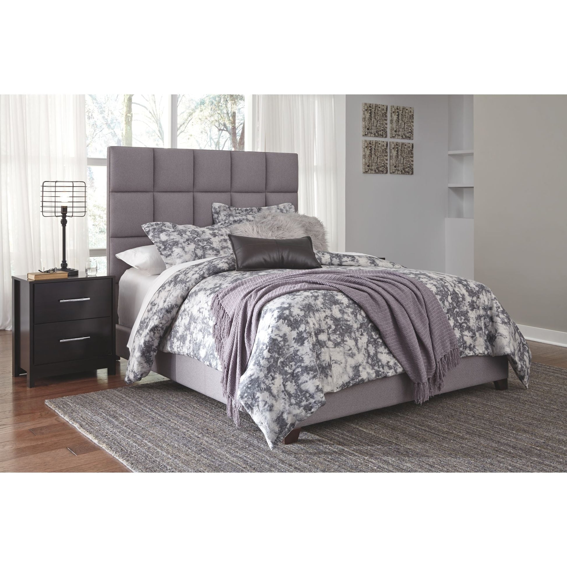 Dolante Upholstered Bed - Grey