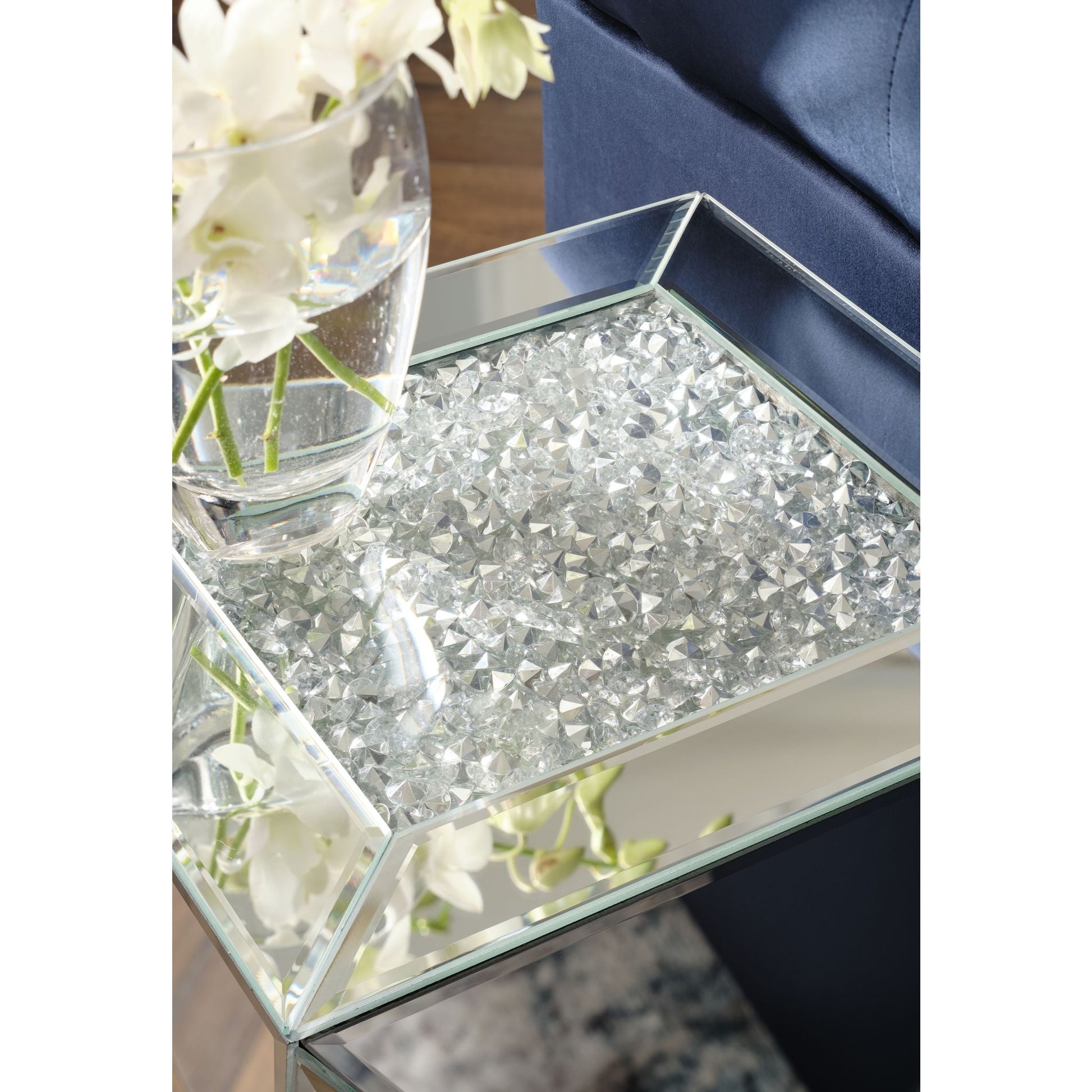 Gillrock Accent Table - Mirror/Silver Finish