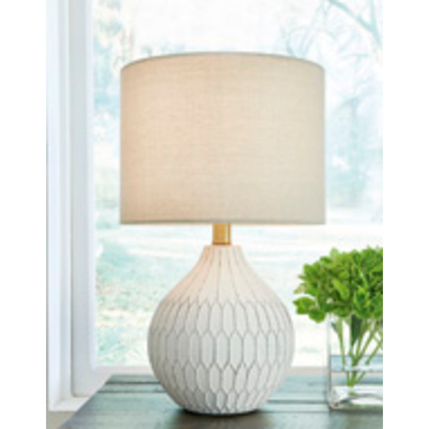 Wardmont Table Lamp 17.50"