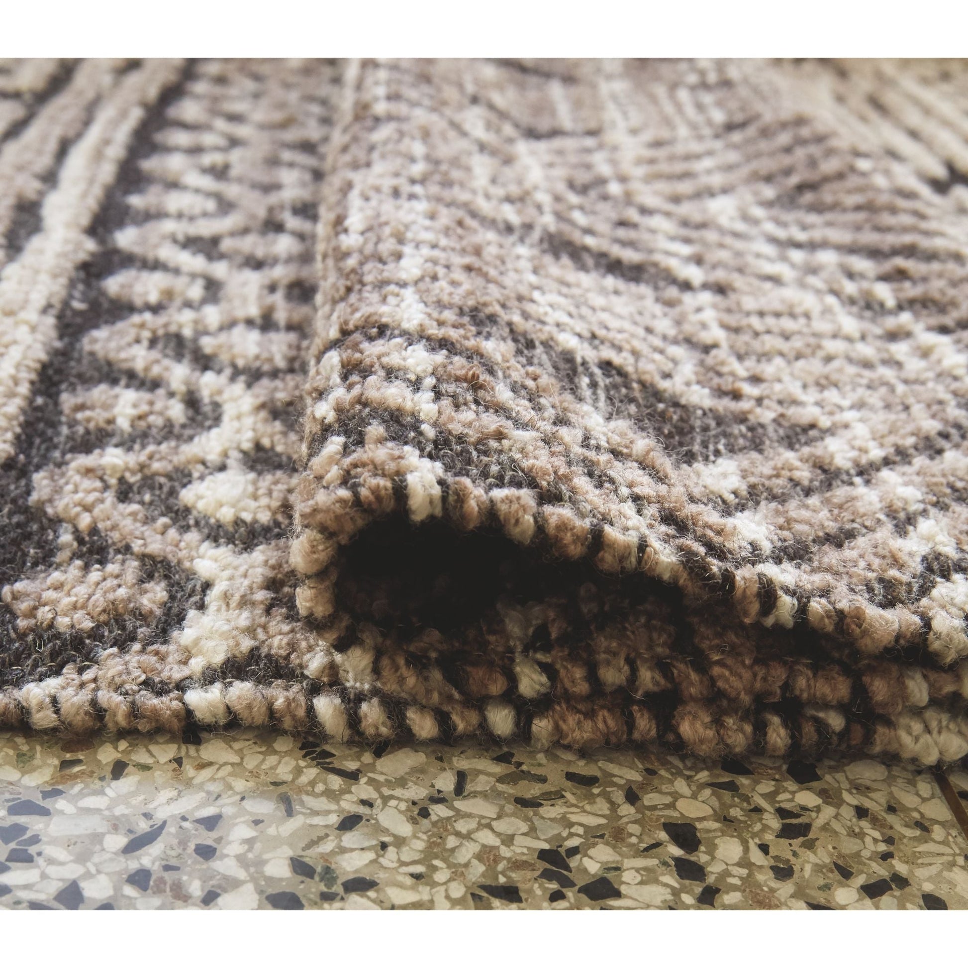 Kylin Area Rug - 5' x 7'
