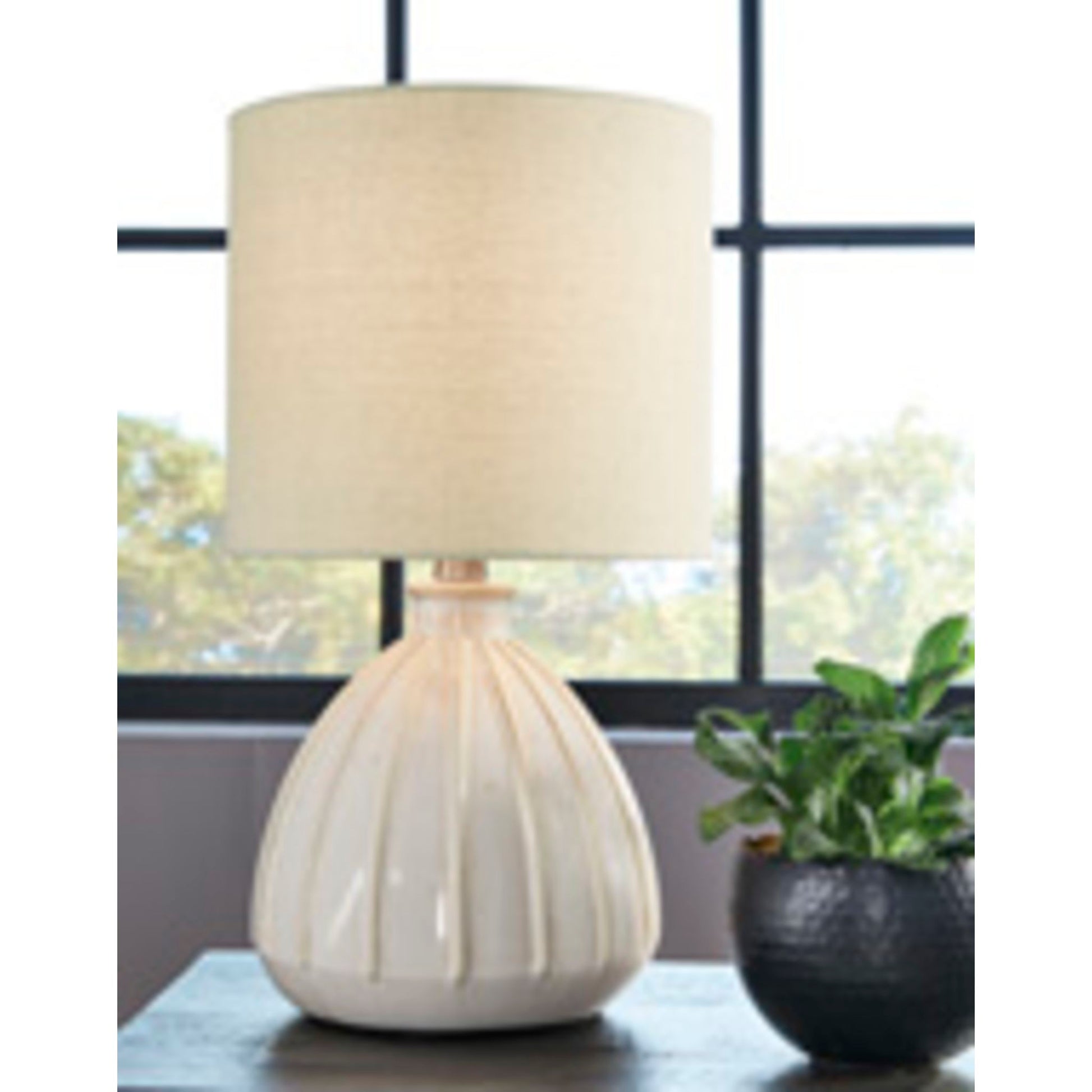 Grantner Table Lamp 16.88"