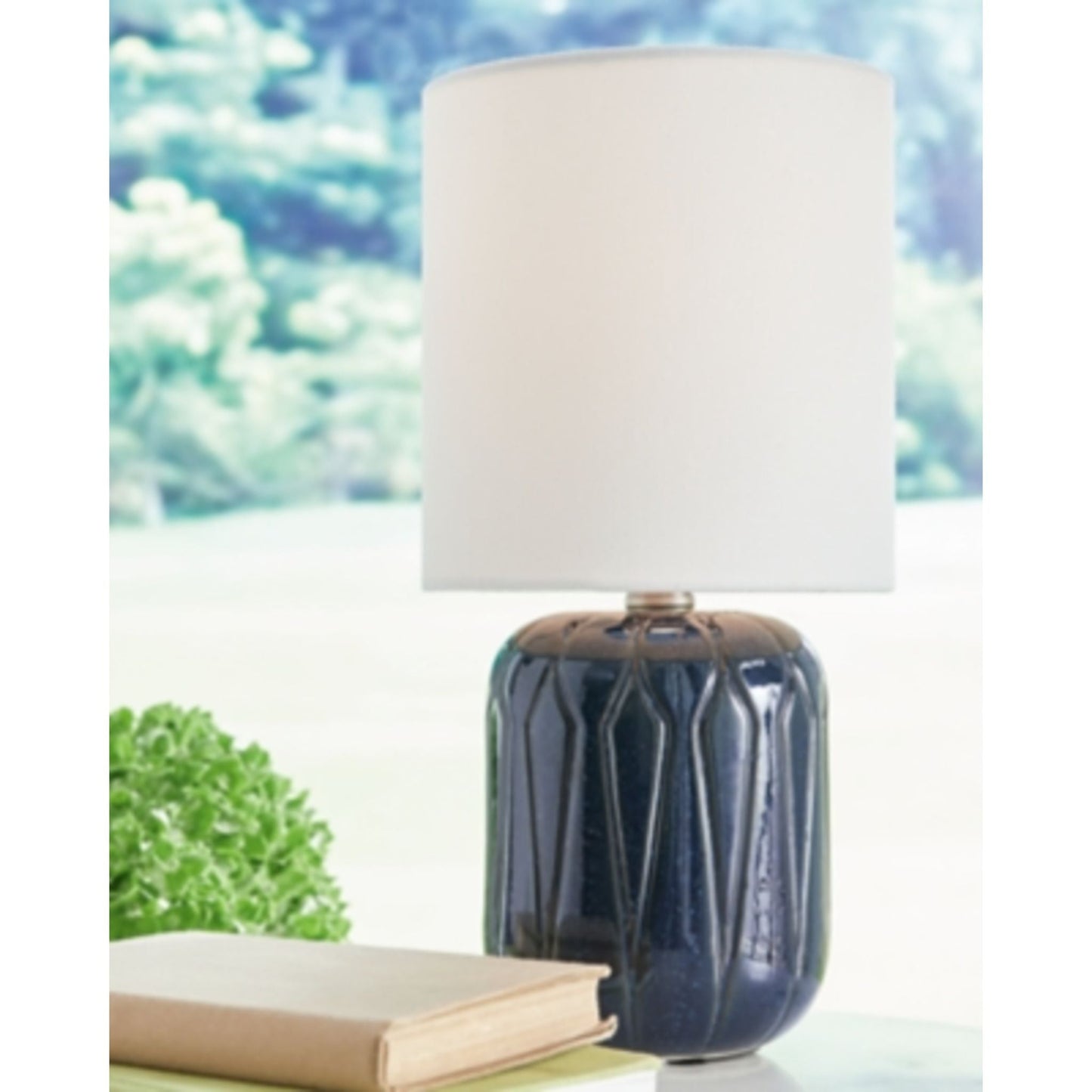 Hengrove Table Lamp 14.50"