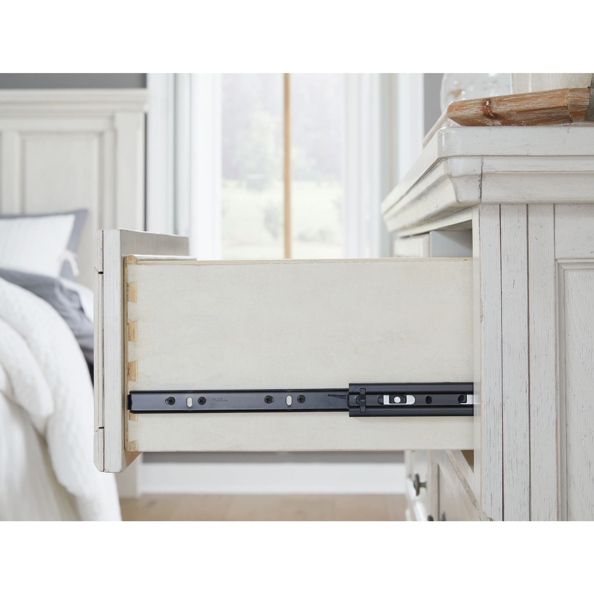 Robbinsdale Chest - Antique White
