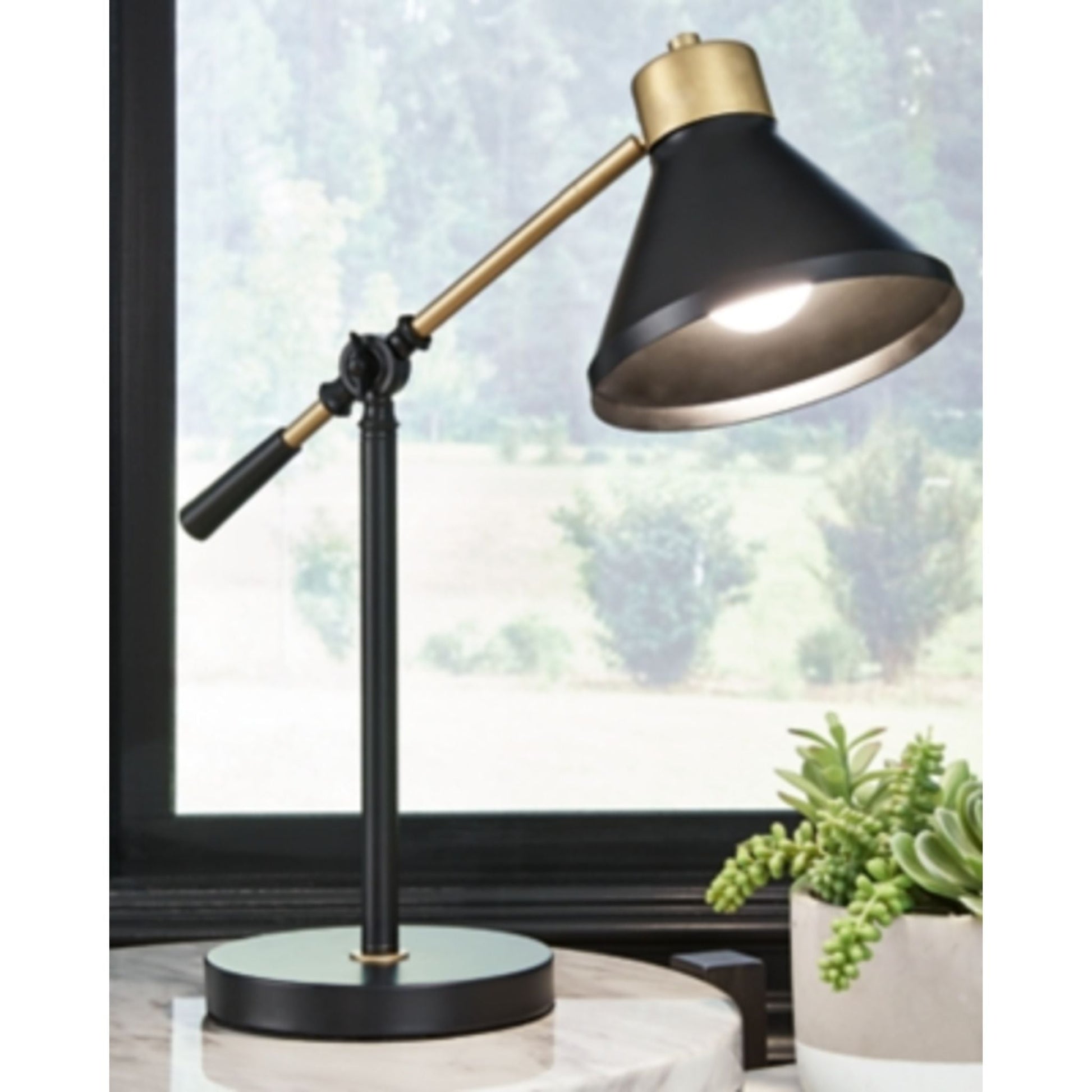 Garville Table Lamp 19.00"