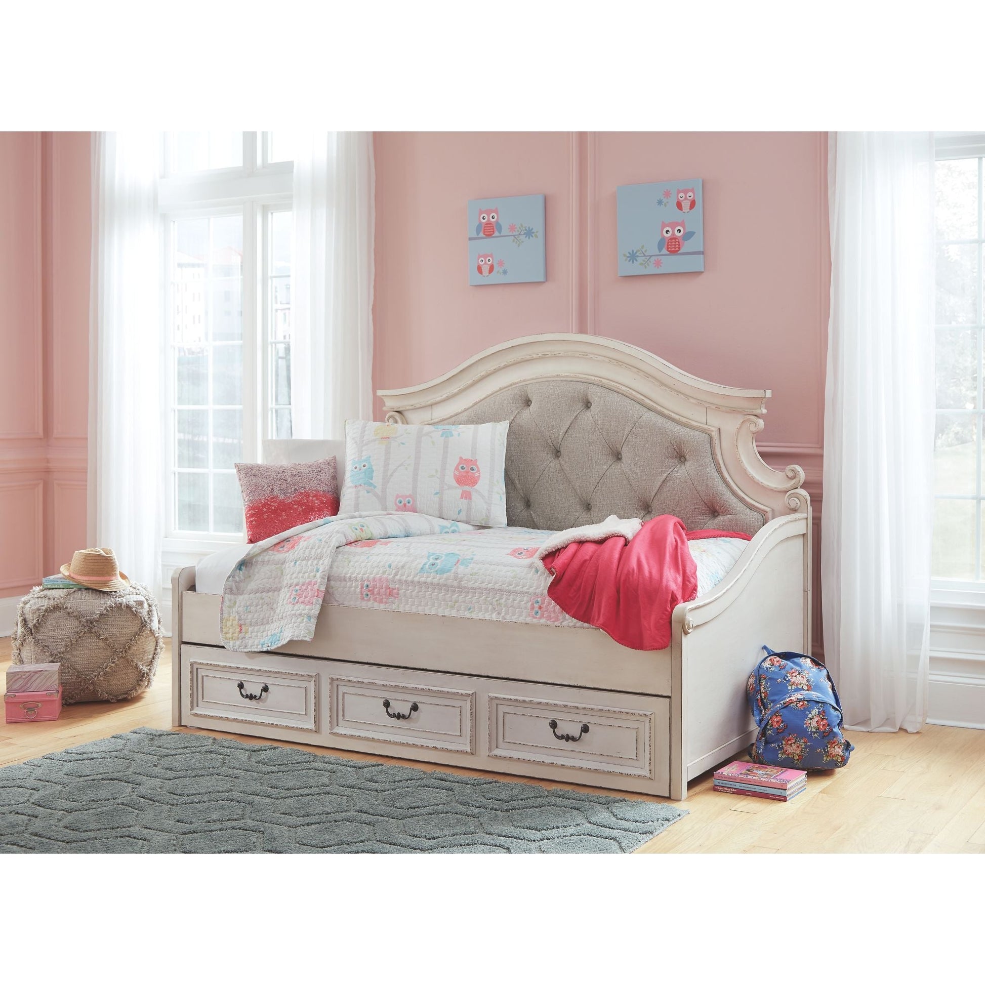 Realyn Twin Daybed - Chipped White