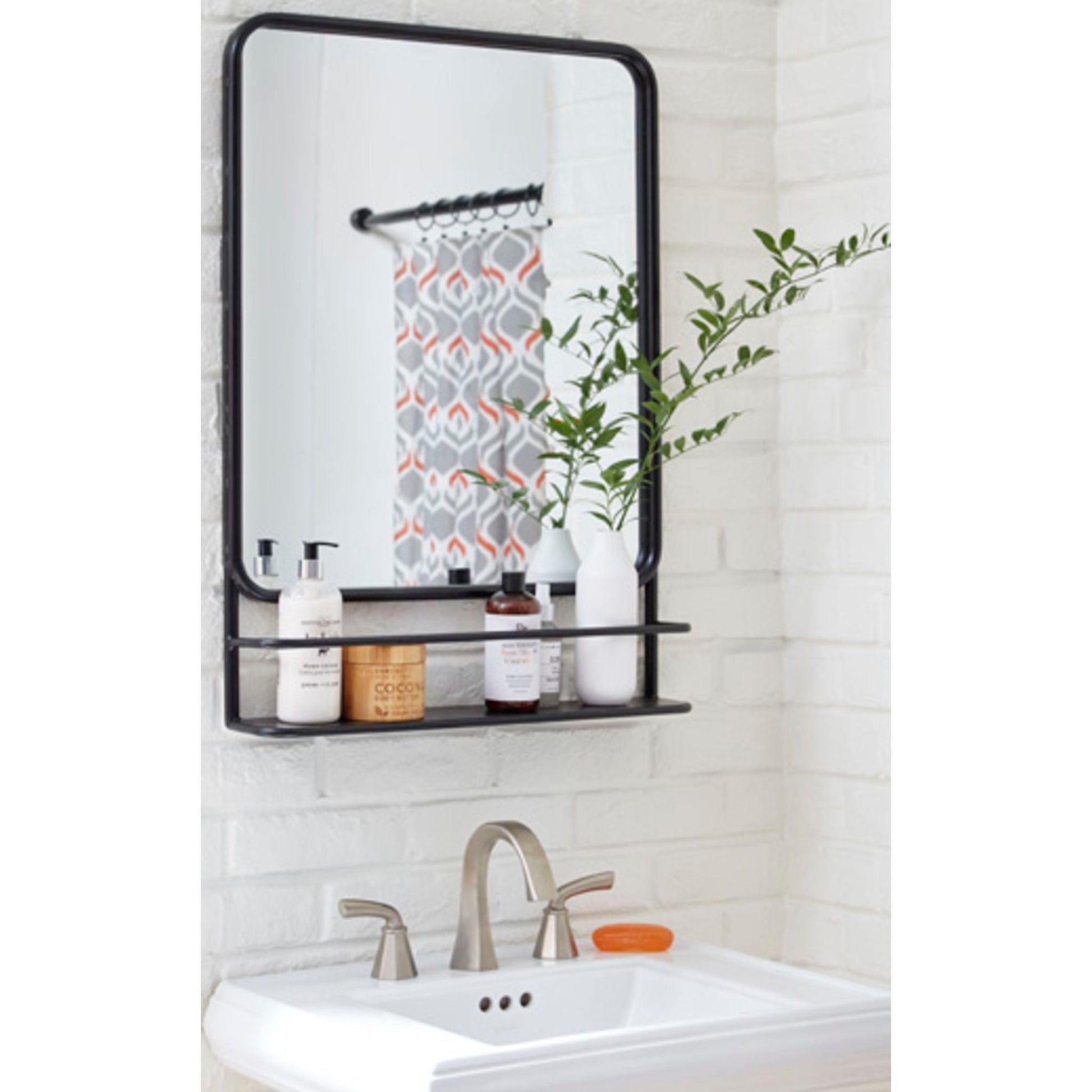 Ebba Mirror 22.00" x 31.00"