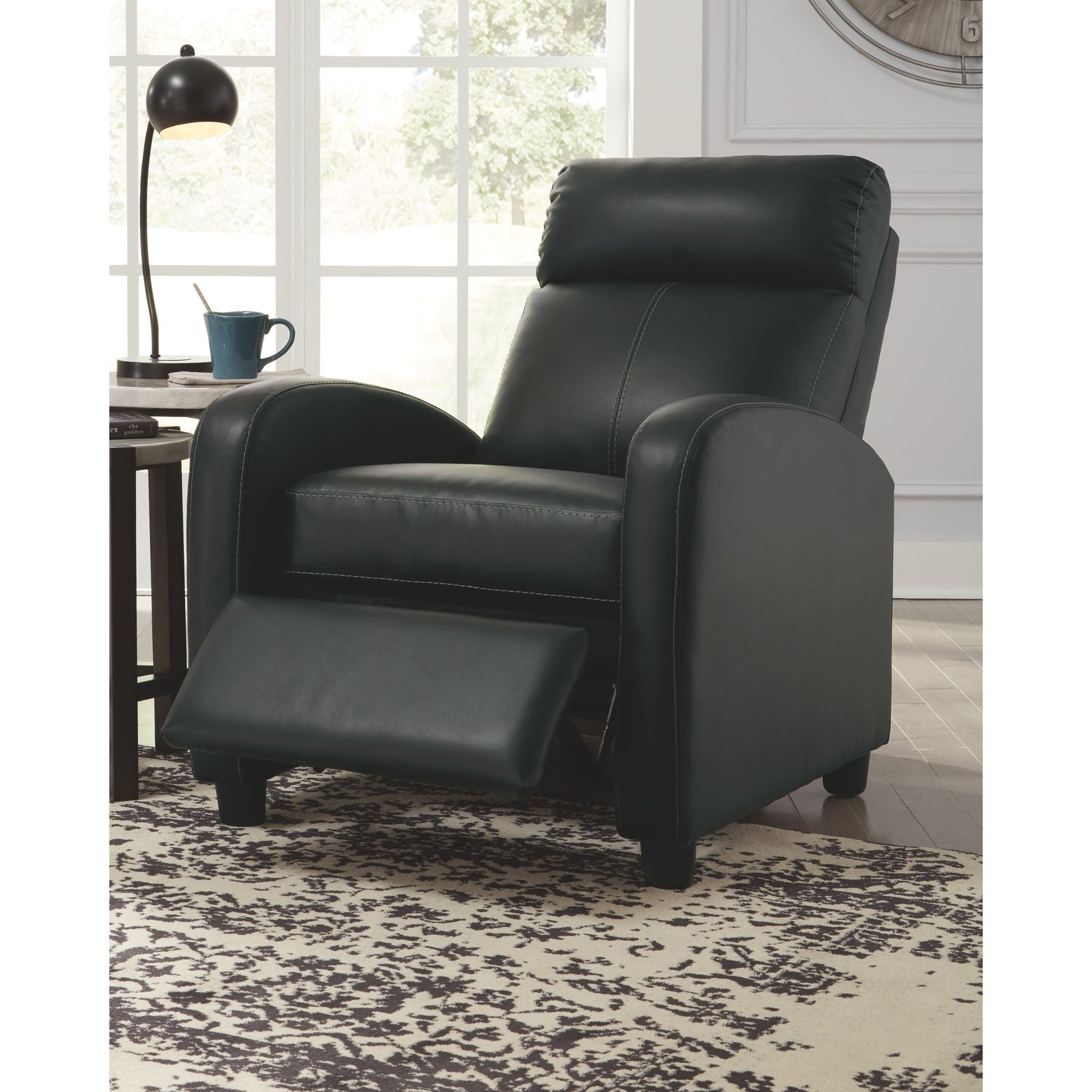 Declo Low Leg Recliner - Black/Gray
