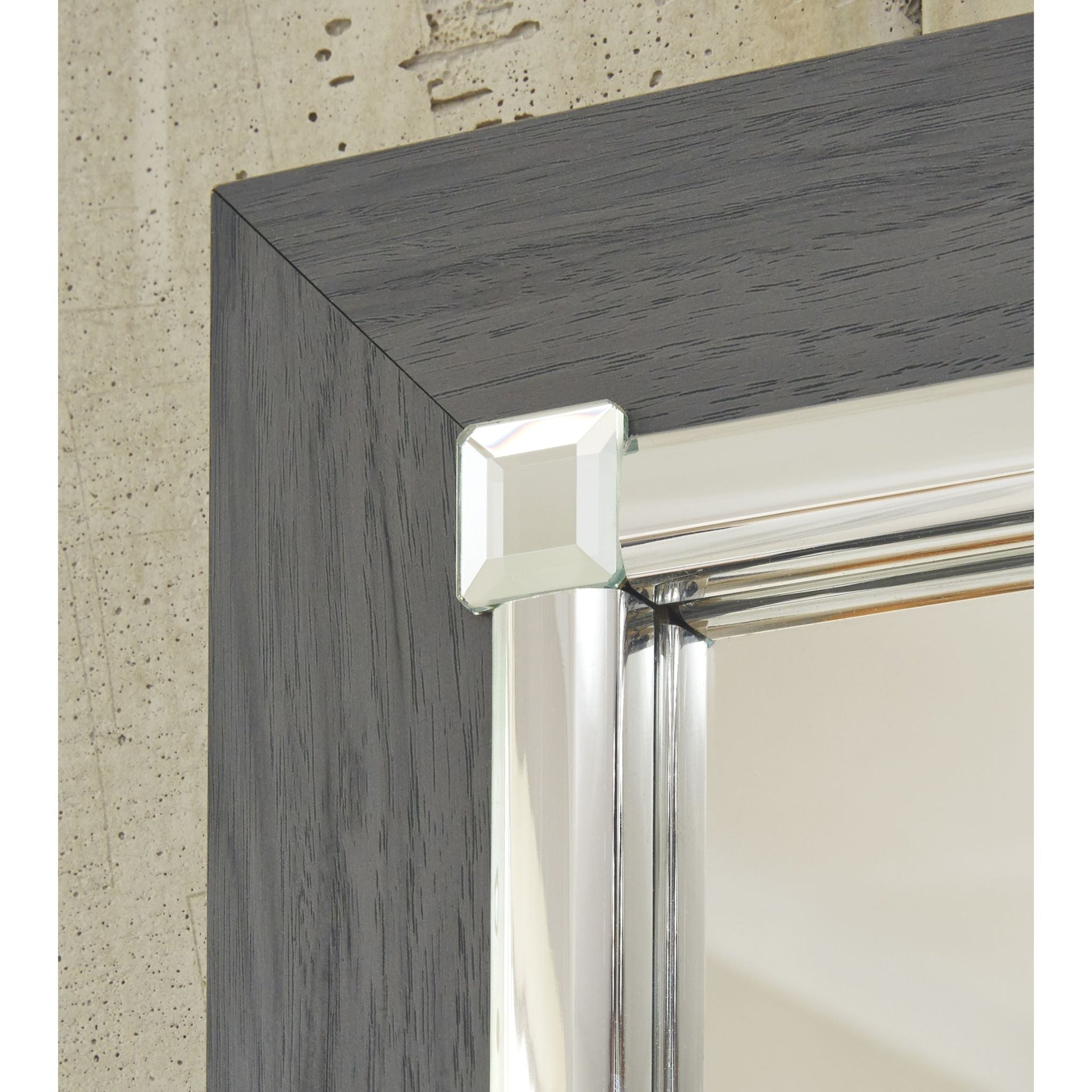 Lodanna 5 Piece Bedroom Package - Gray