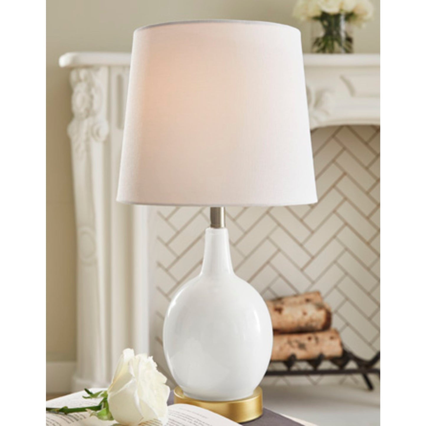 Arlomore Table Lamp 18.50"