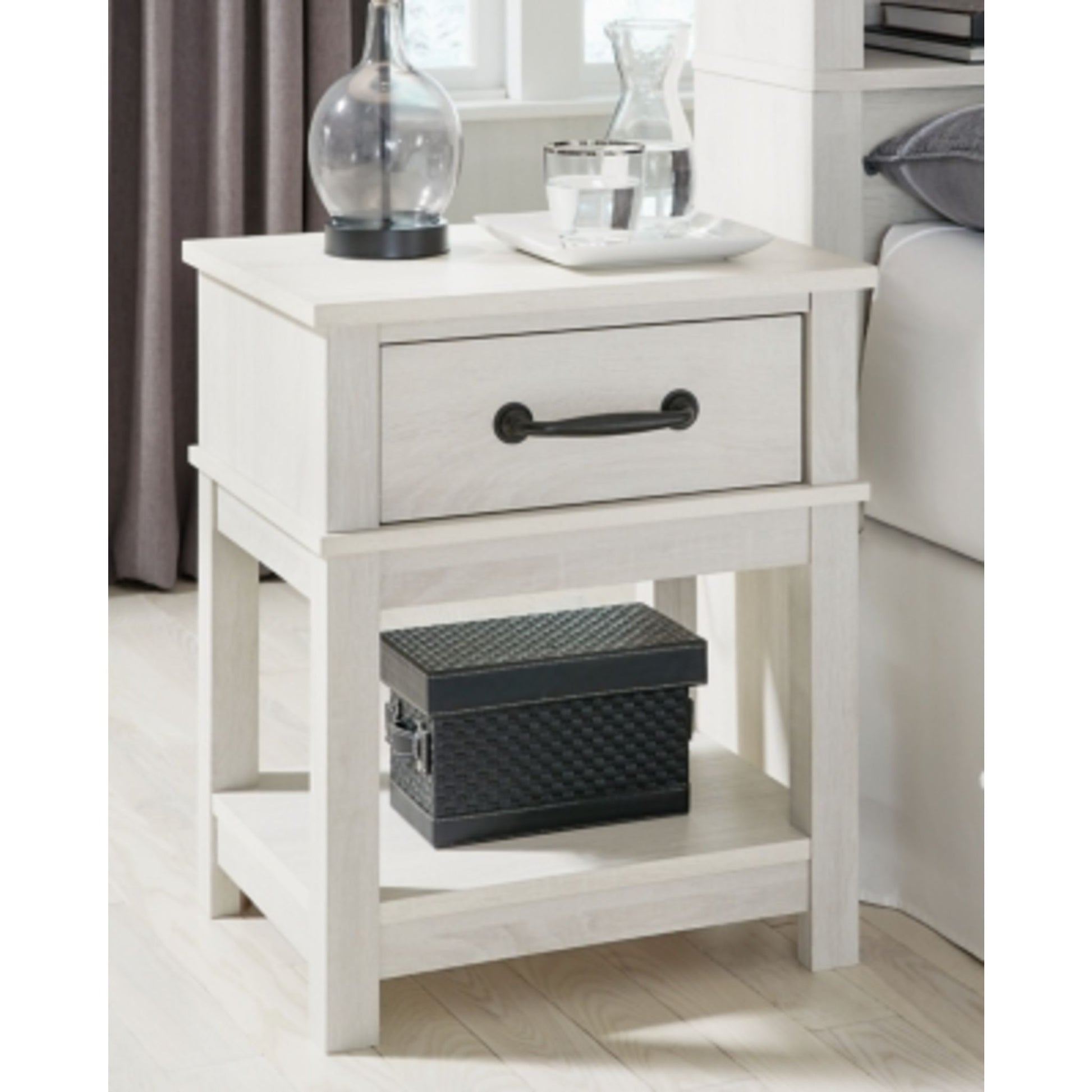 Dorrinson Nightstand - White
