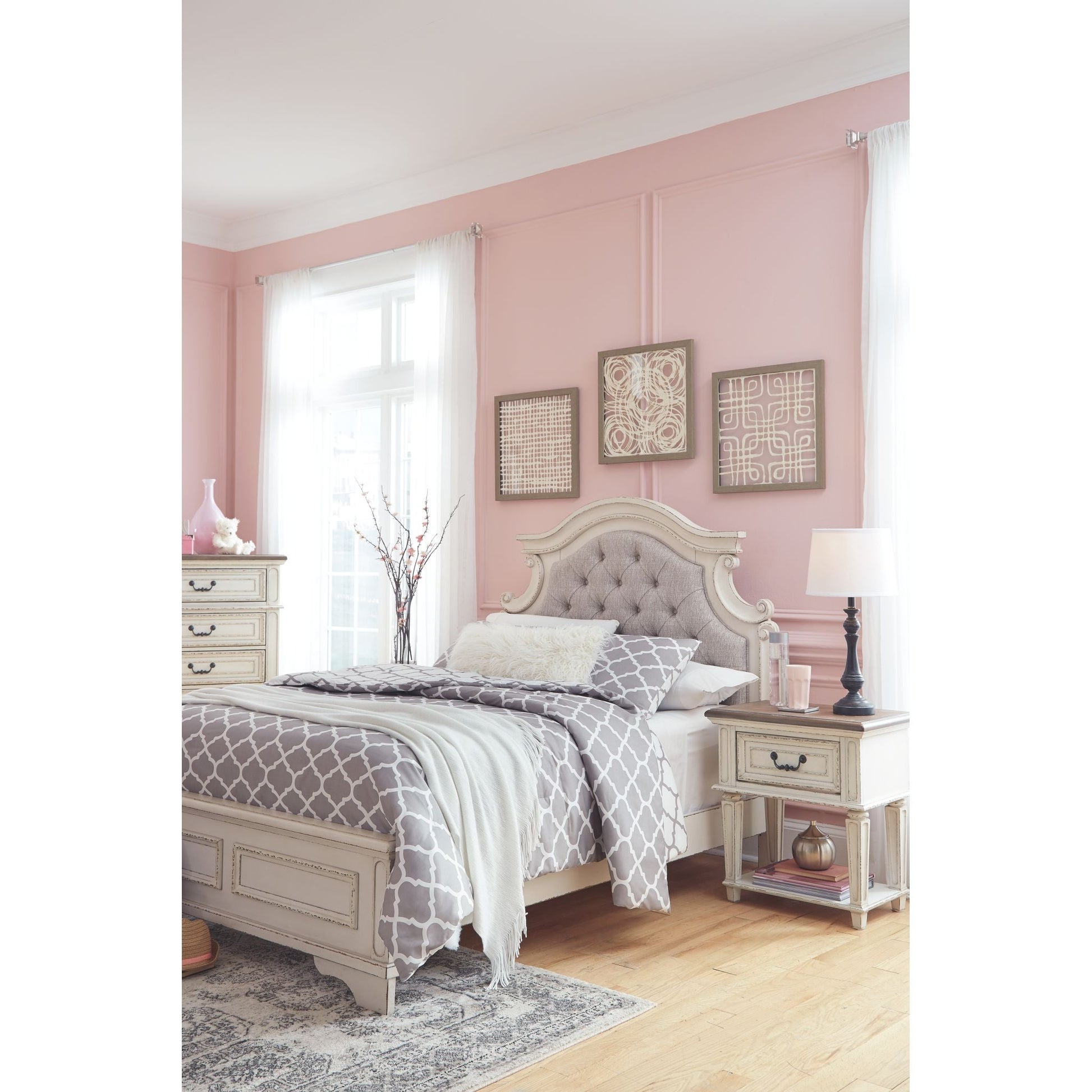 Realyn 3 Piece Full Bed - Chipped White