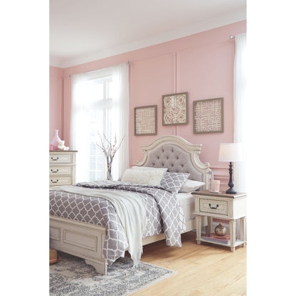 Realyn 3 Piece Full Bed - Chipped White