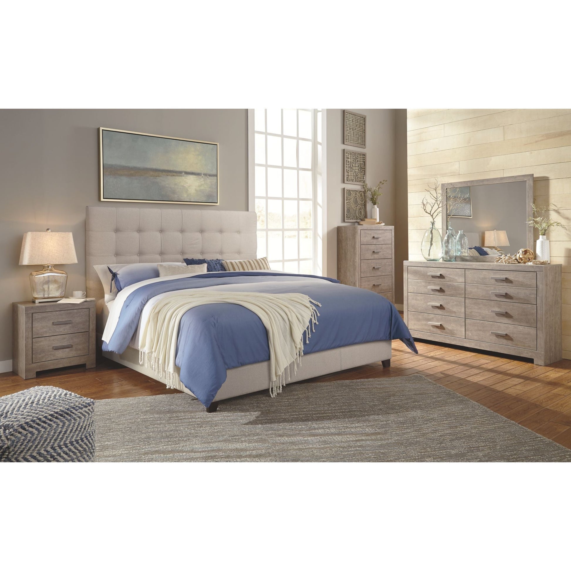 Dolante Upholstered Bed