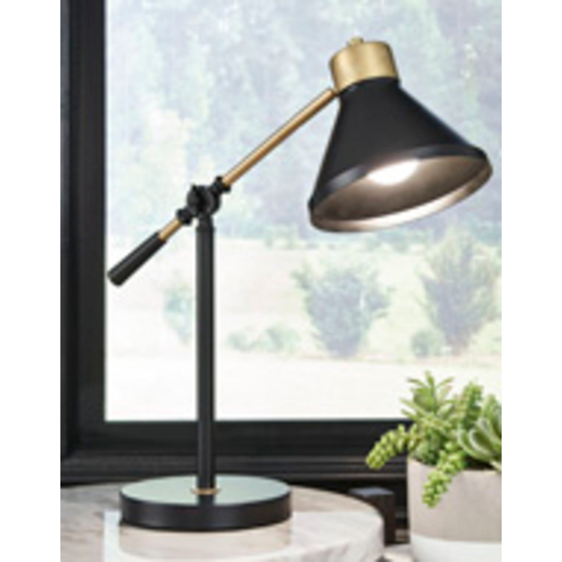 Garville Table Lamp 19.00"