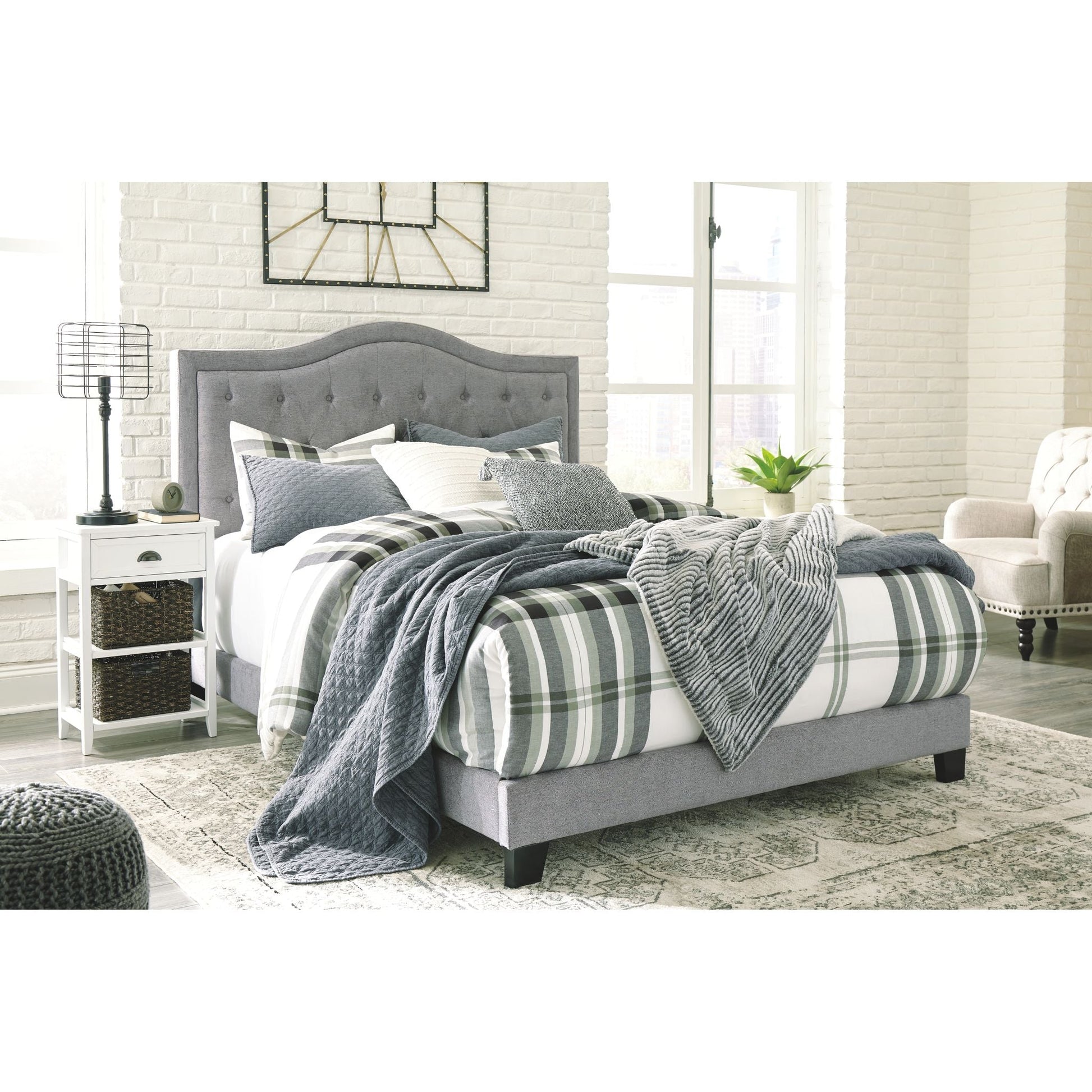 Jerary Bed