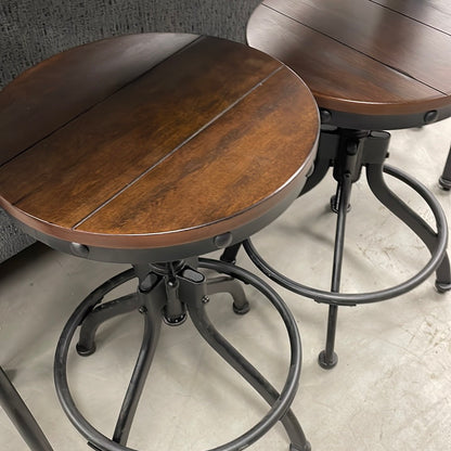 Ashley pub set . Adjustable stools