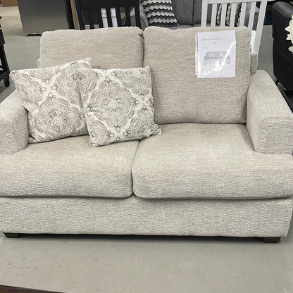 Dynasty love seat and chair
